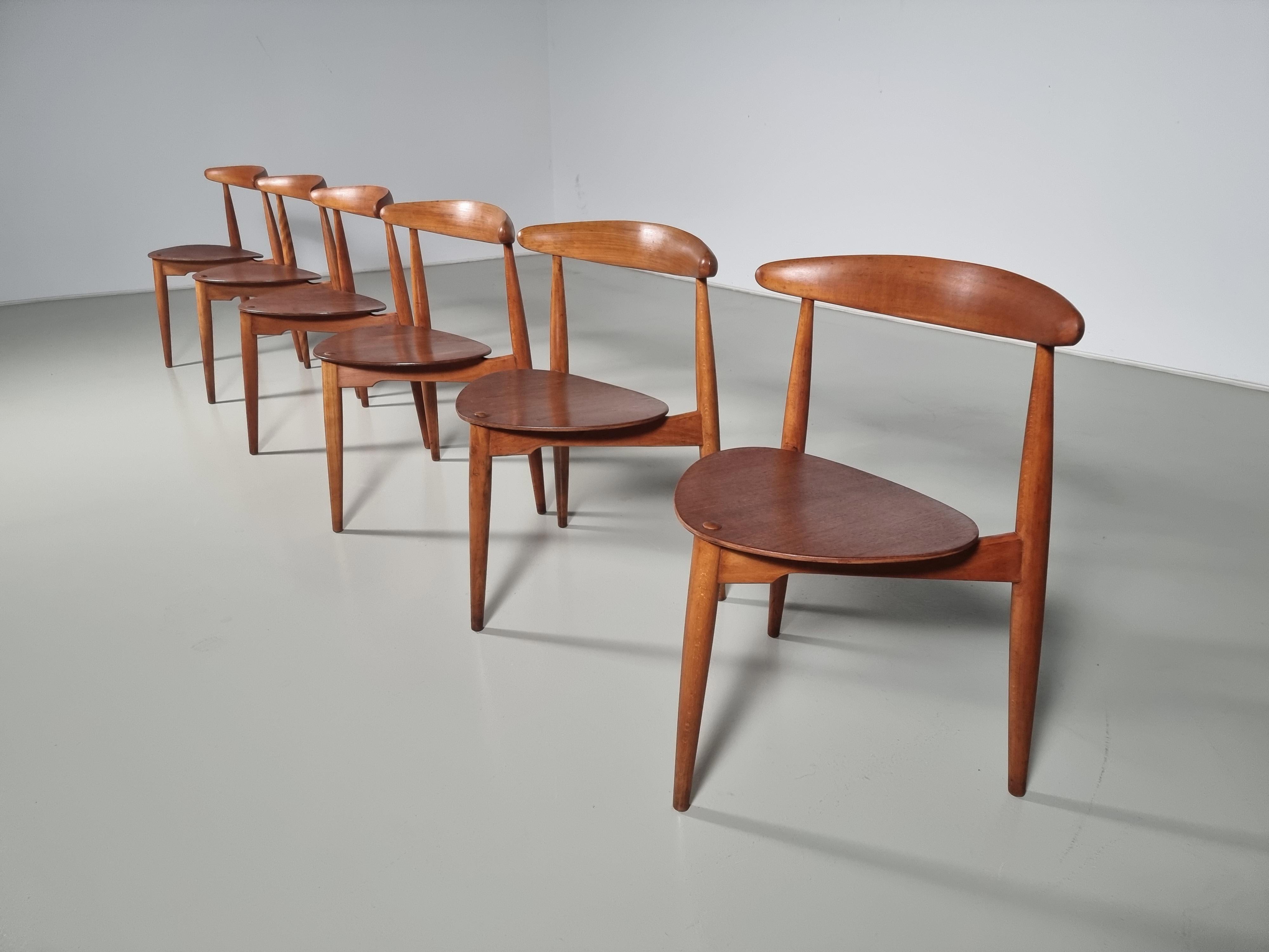 Hans Wegner for Fritz Hansen, Dining Set with Heart Chairs, 1950s In Good Condition In amstelveen, NL