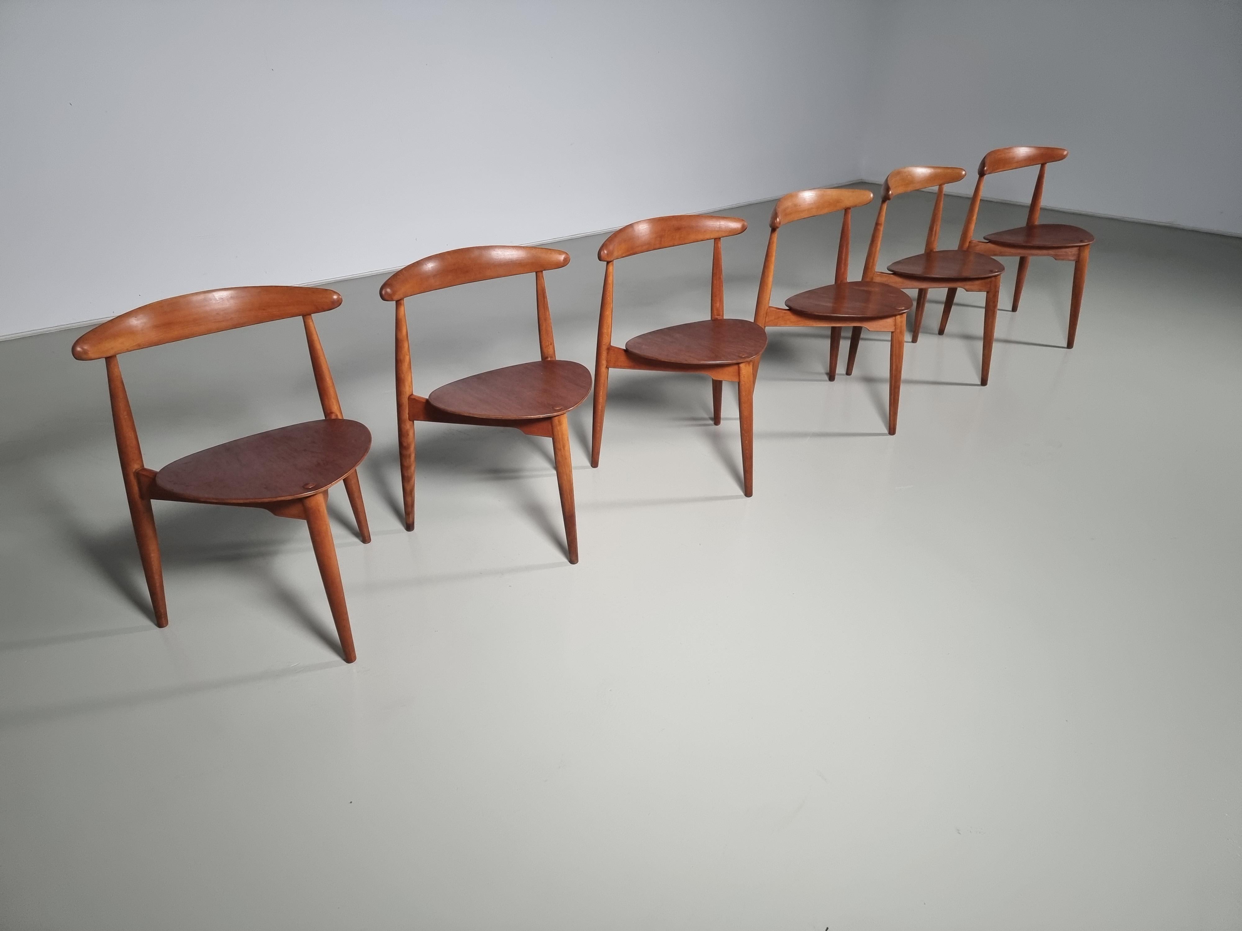 Mid-20th Century Hans Wegner for Fritz Hansen, Dining Set with Heart Chairs, 1950s