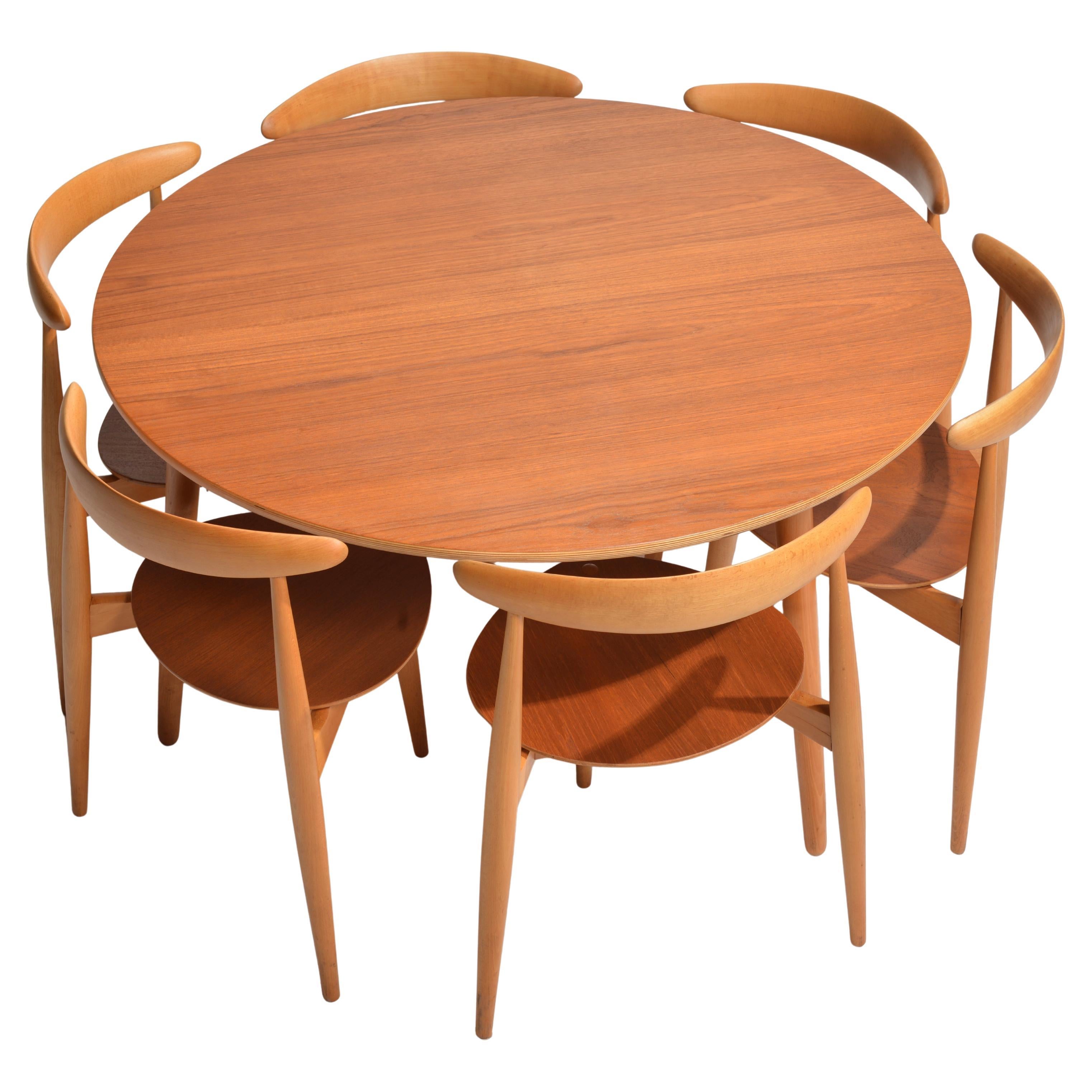 Hans Wegner für Fritz Hansen FH 4103 Heart Dining Set im Angebot