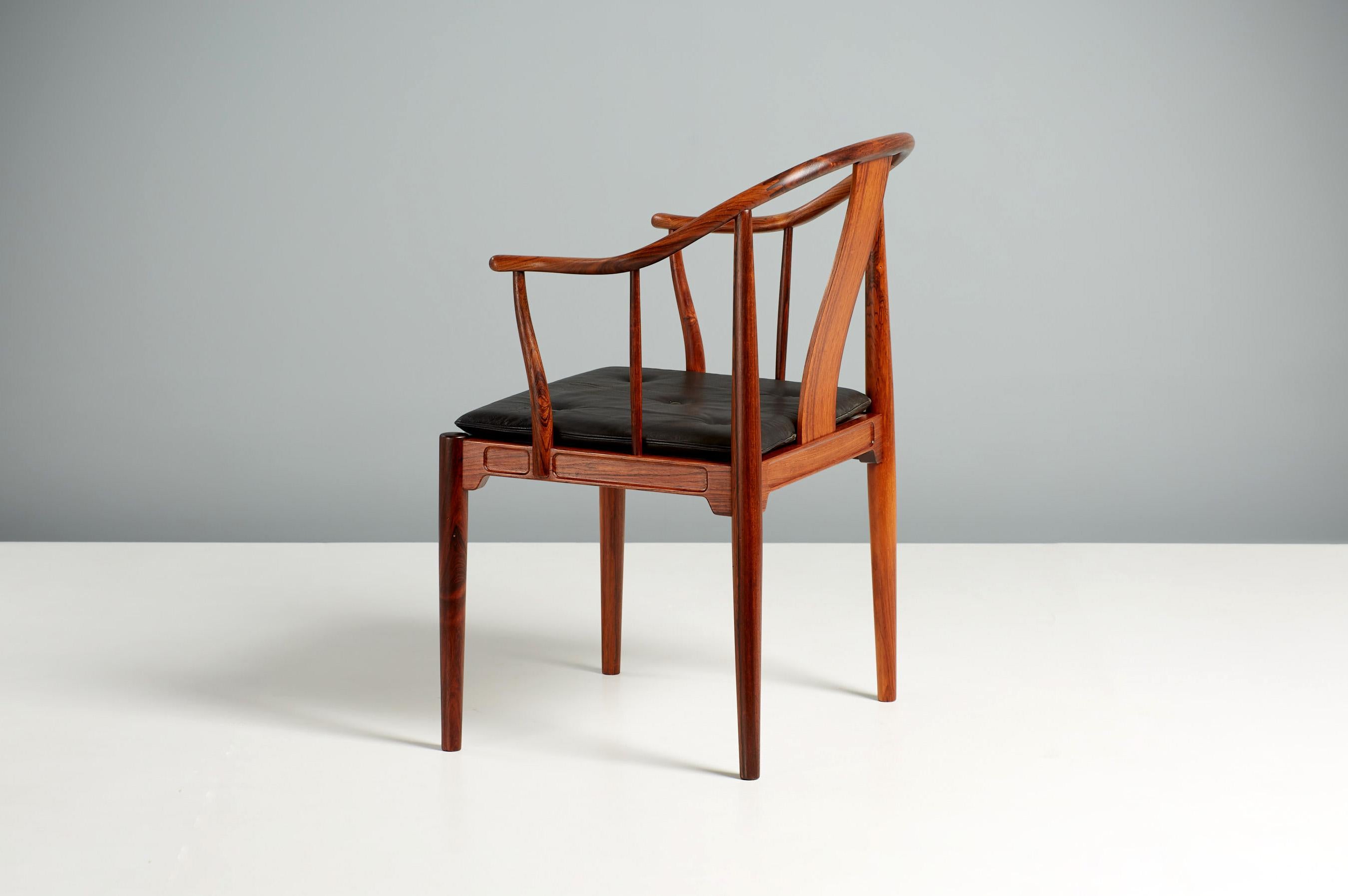 Scandinave moderne Chaise en bois de rose Hans Wegner pour Fritz Hansen, vers les années 1960 en vente