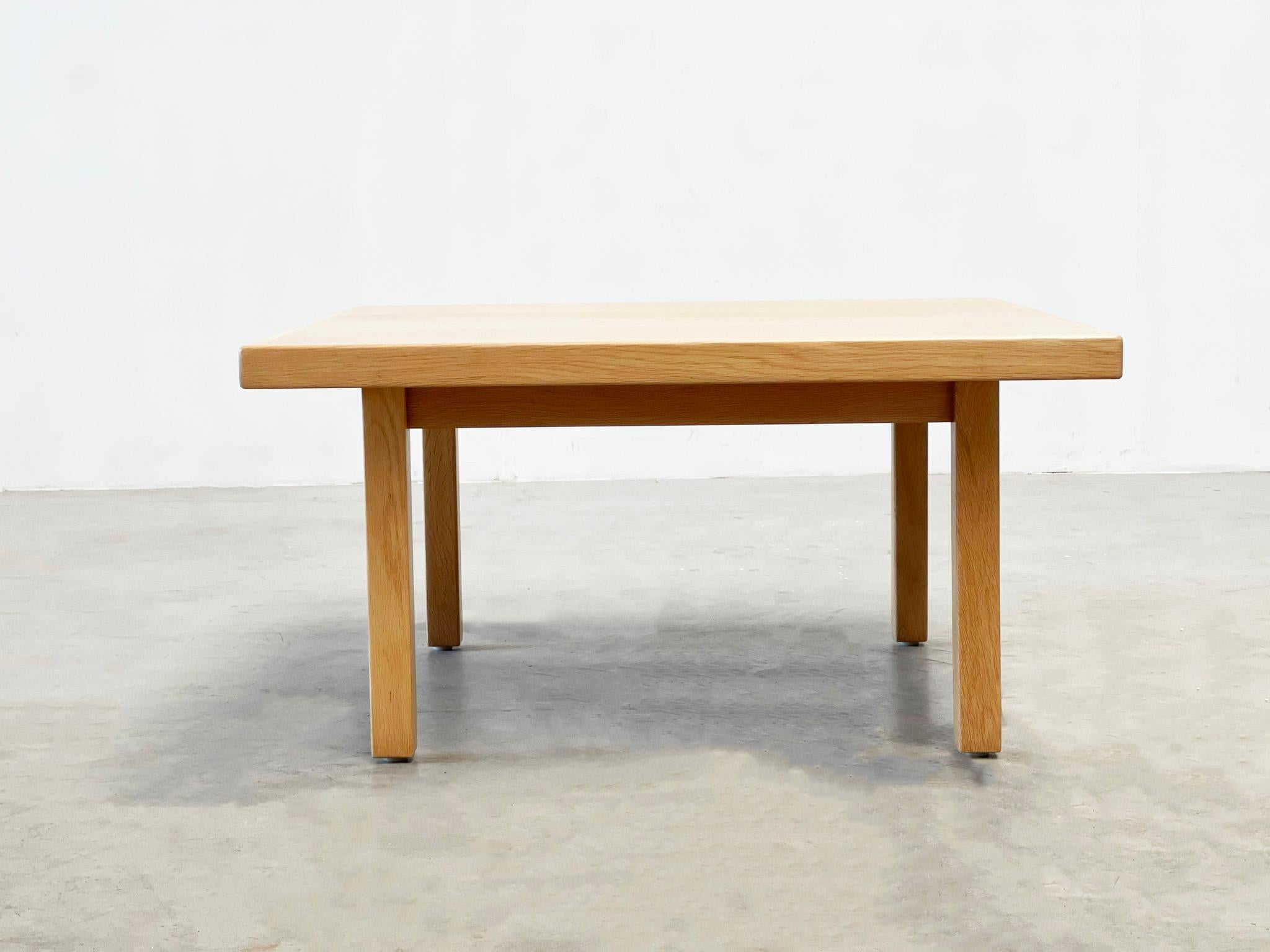 Oak Hans Wegner for Getama coffee table For Sale