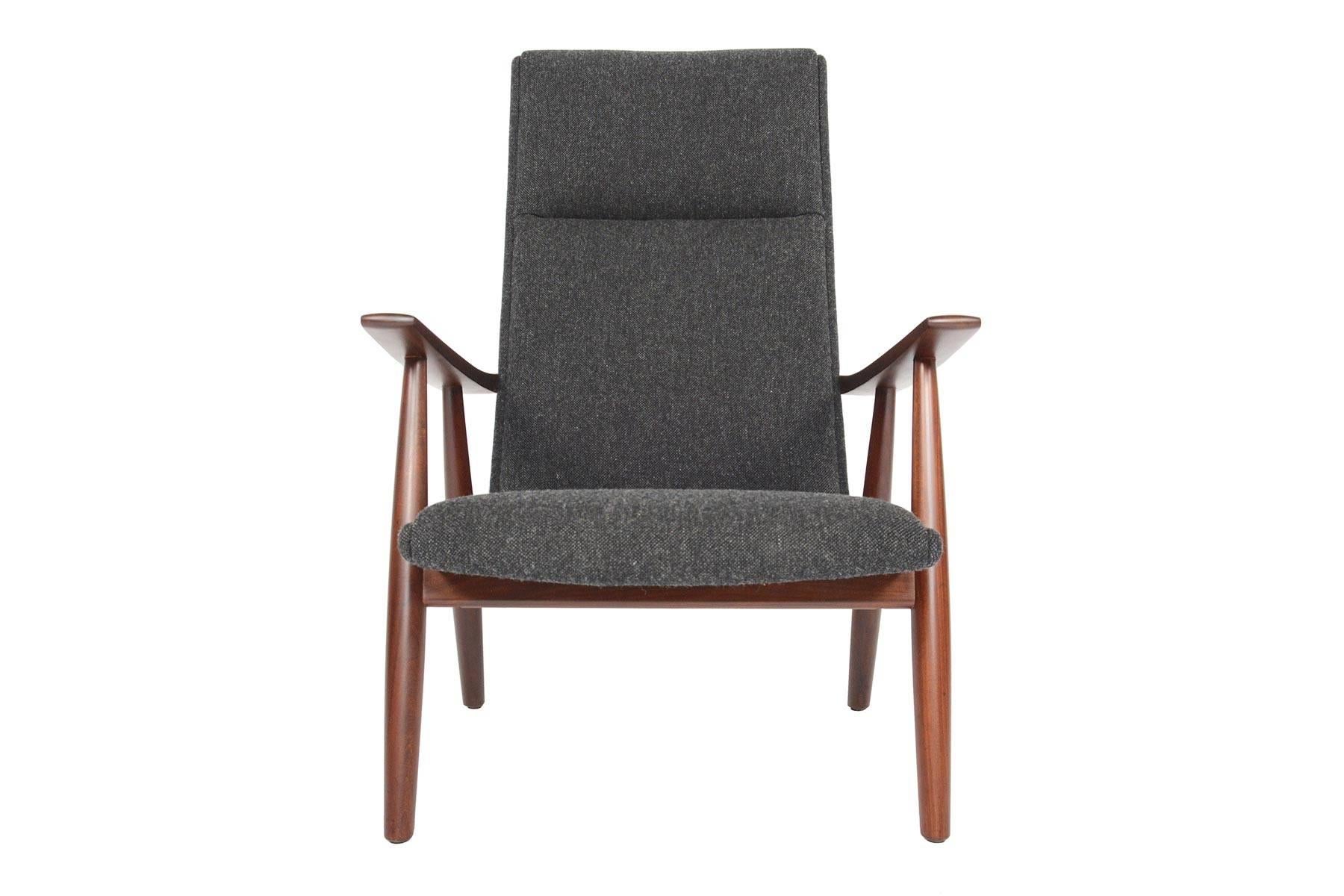 Hans Wegner for GETAMA GE-260 Lounge Chair 4