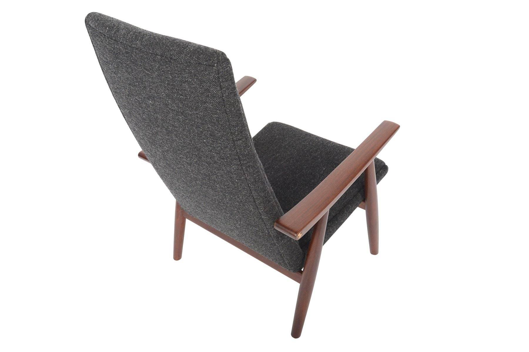 Hans Wegner for GETAMA GE-260 Lounge Chair In Excellent Condition In Berkeley, CA