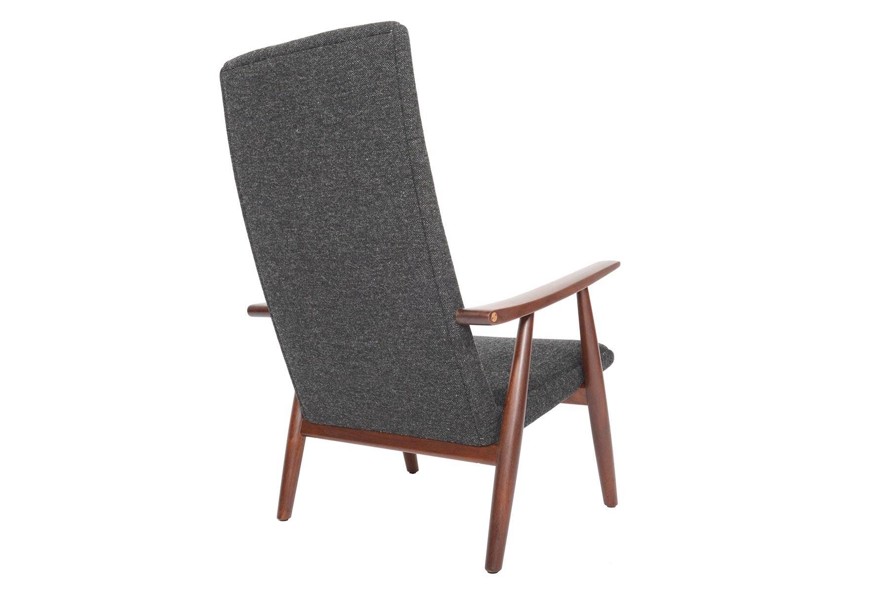 20th Century Hans Wegner for GETAMA GE-260 Lounge Chair