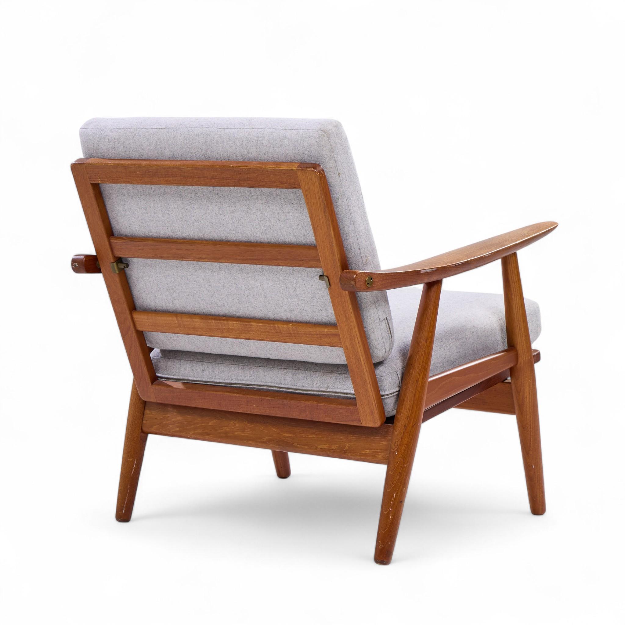 Hans Wegner for Getama GE270 Mid Century Teak Lounge Chairs - Pair en vente 3