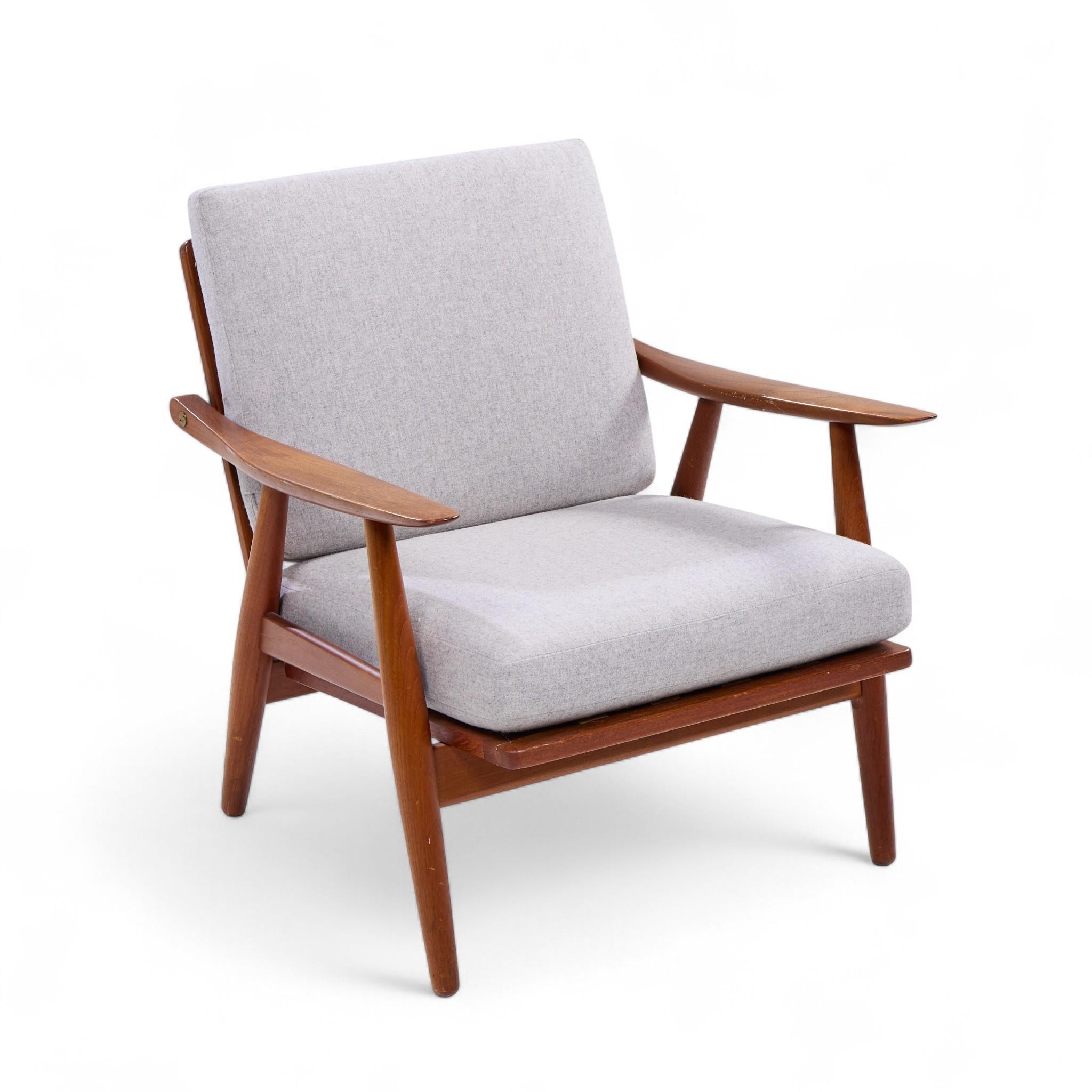 Hans Wegner for Getama GE270 Mid Century Teak Lounge Chairs - Pair en vente 5