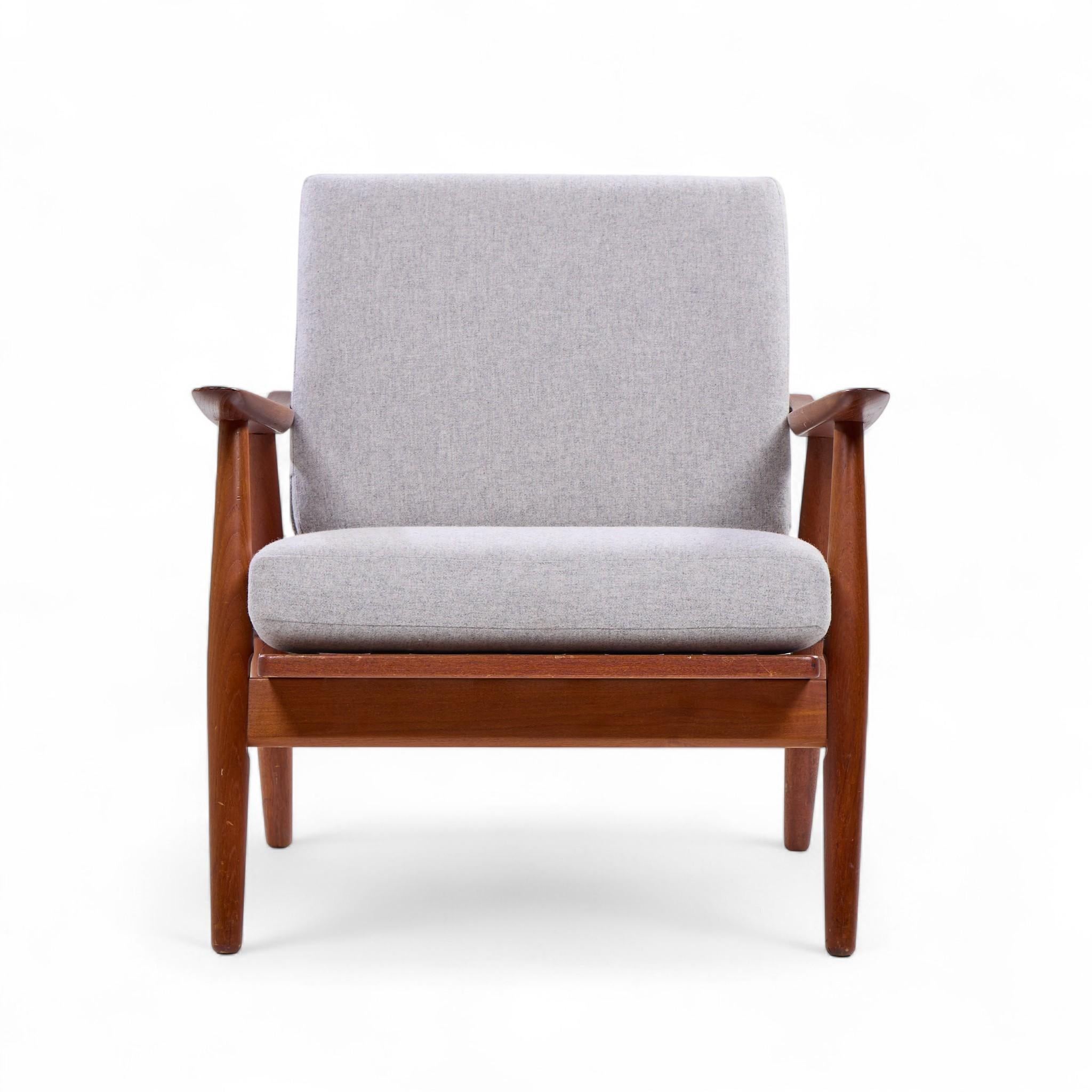 Hans Wegner for Getama GE270 Mid Century Teak Lounge Chairs - Pair Bon état - En vente à Franklin Park, IL