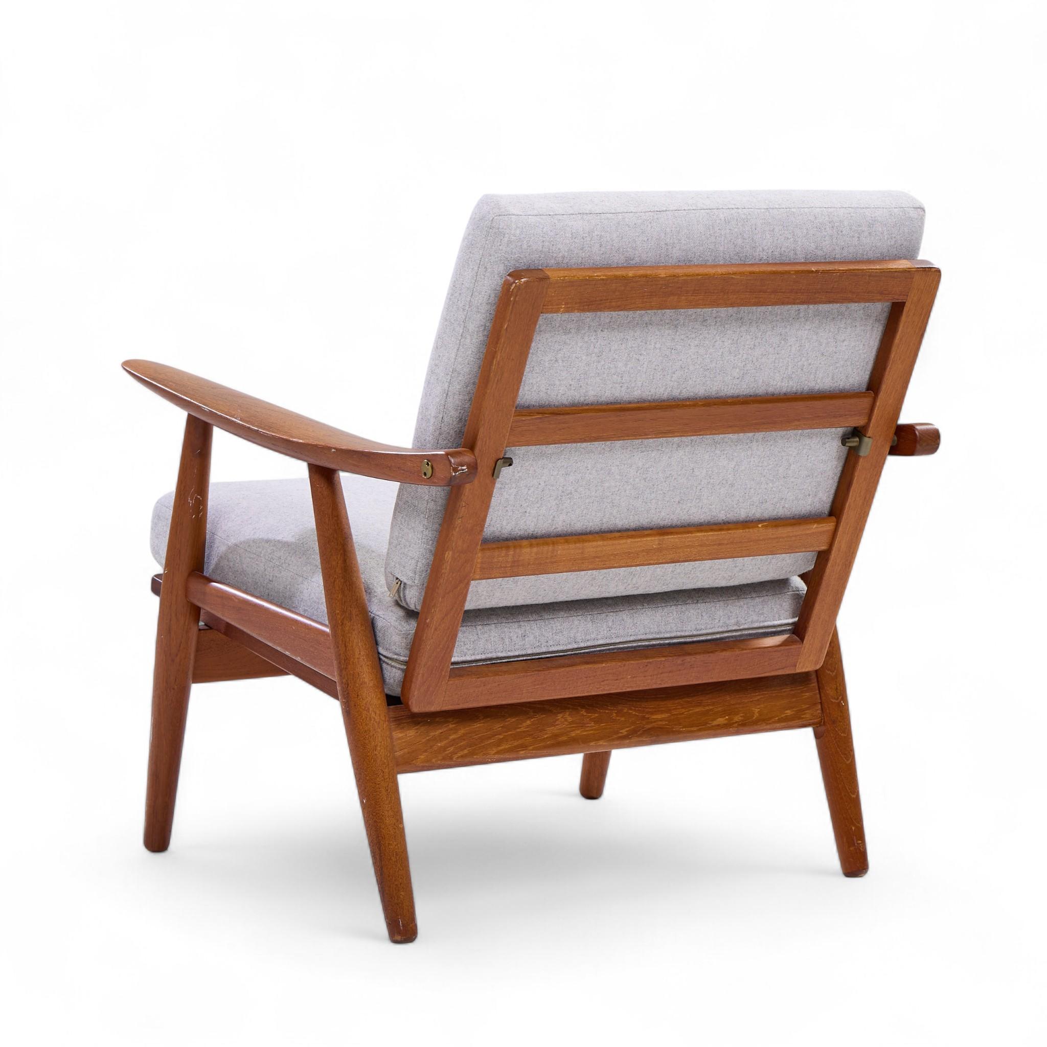 Hans Wegner for Getama GE270 Mid Century Teak Lounge Chairs - Pair en vente 1