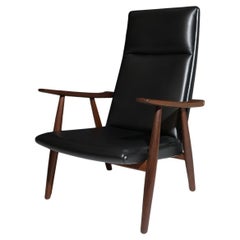 Hans Wegner per Getama Schienale alto in pelle nera