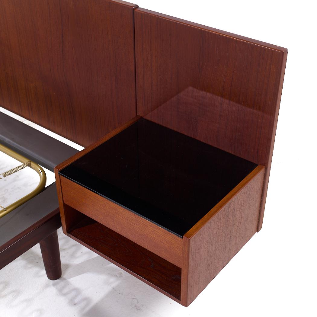 Hans Wegner for Getama MCM Danish Teak King Platform Bed with Nightstands For Sale 1