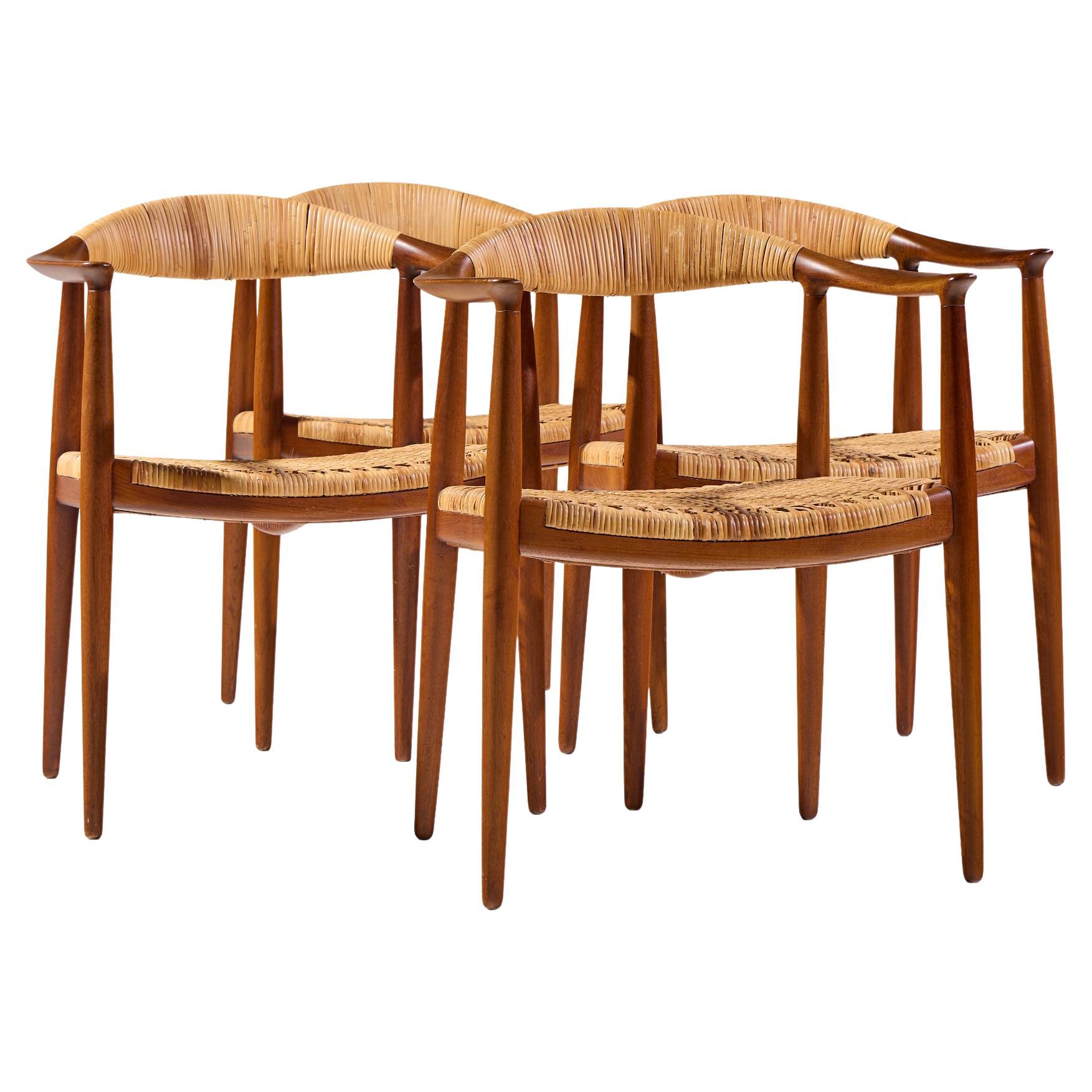 Hans Wegner para Johannes Hansen JH 501 Sillas de comedor de caña y teca - Set de 4