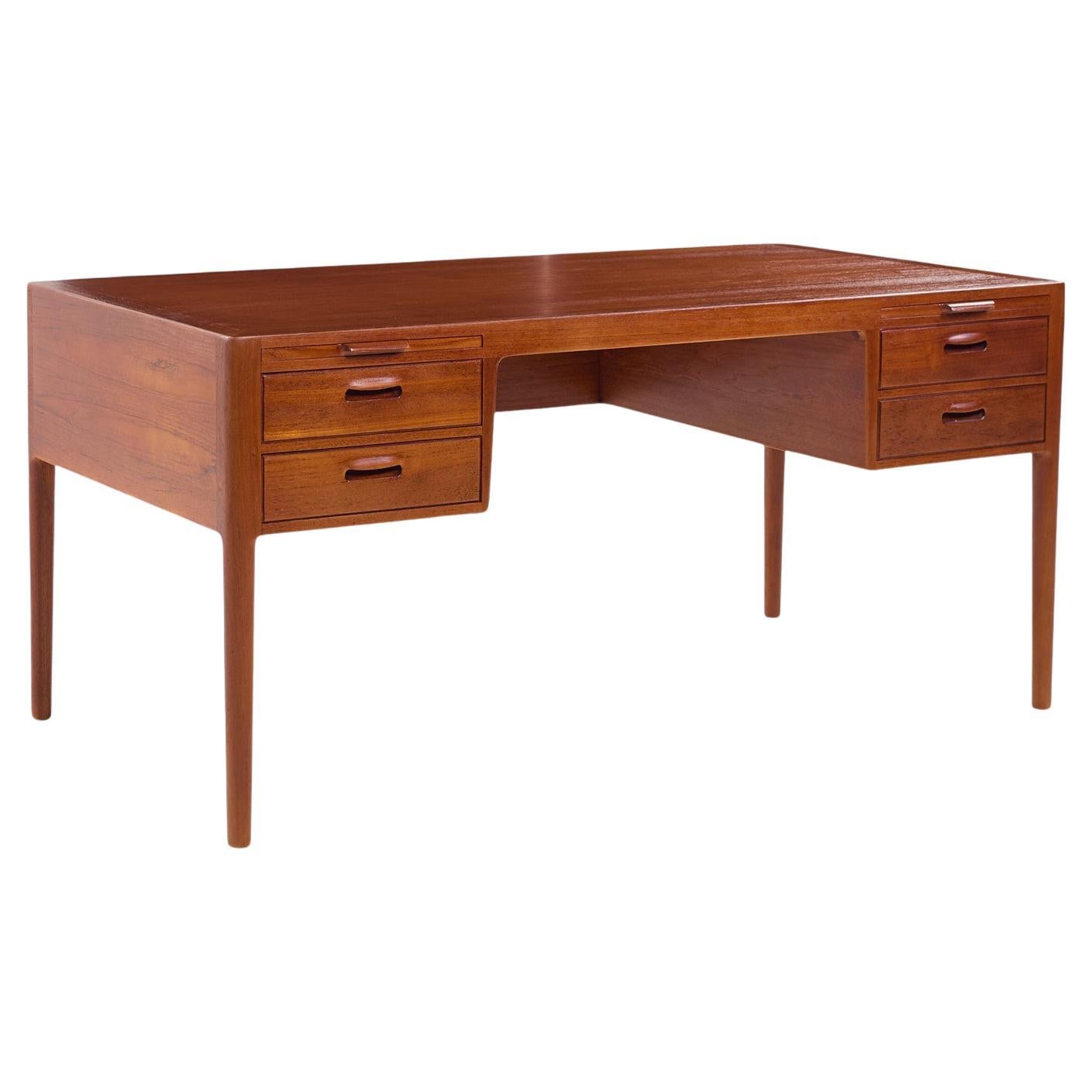 Hans Wegner für Johannes Hansen Model 573 Mid Century Danish Teak Desk