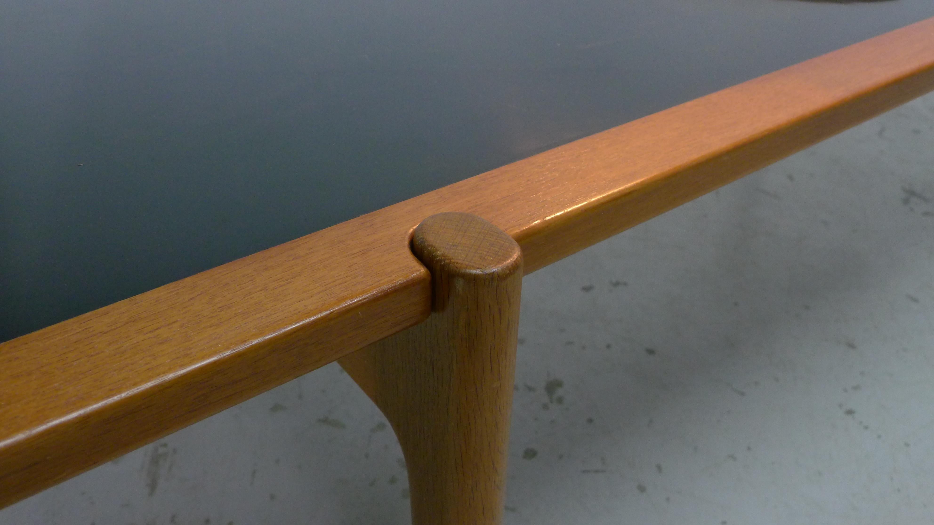 Hans Wegner for Johannes Hansen Reversible Top Coffee Table, Signed In Good Condition For Sale In Wargrave, Berkshire