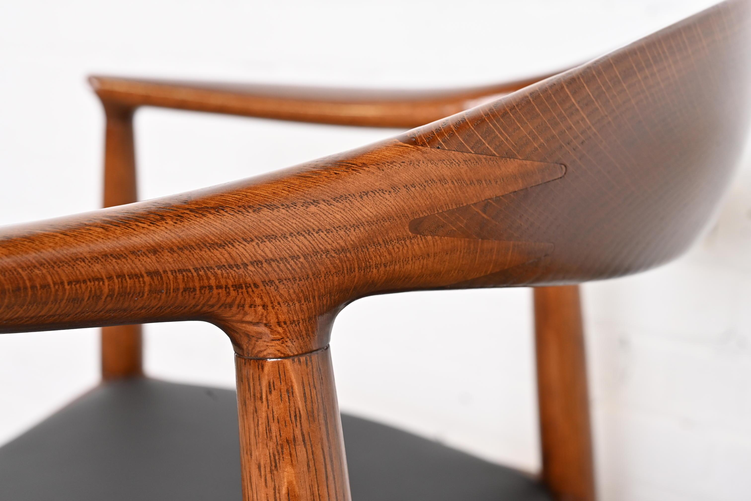 Hans Wegner For Johannes Hansen The Chair Oak And Leather Round Chair 