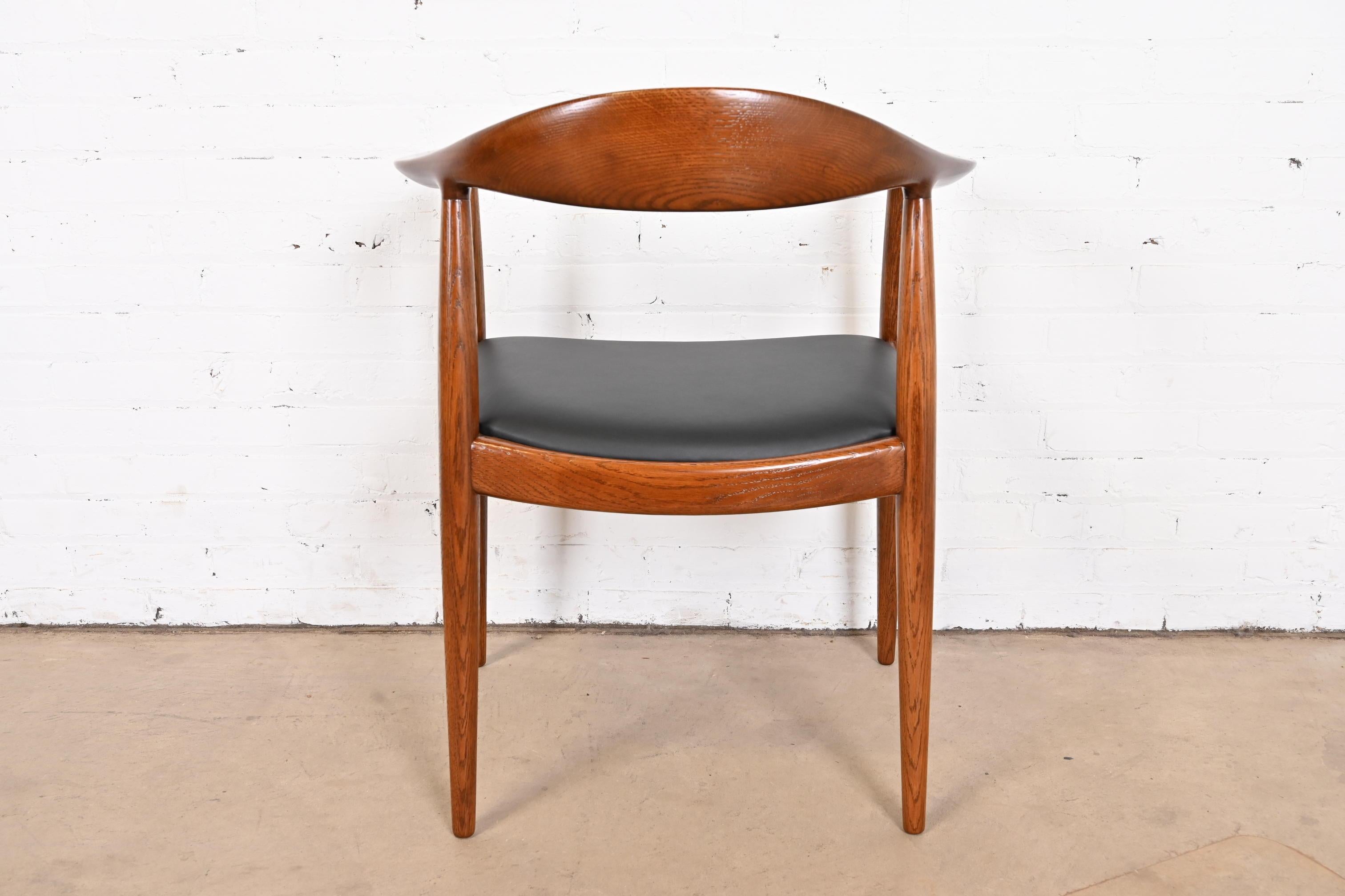 Hans Wegner For Johannes Hansen The Chair Oak And Leather Round Chair 
