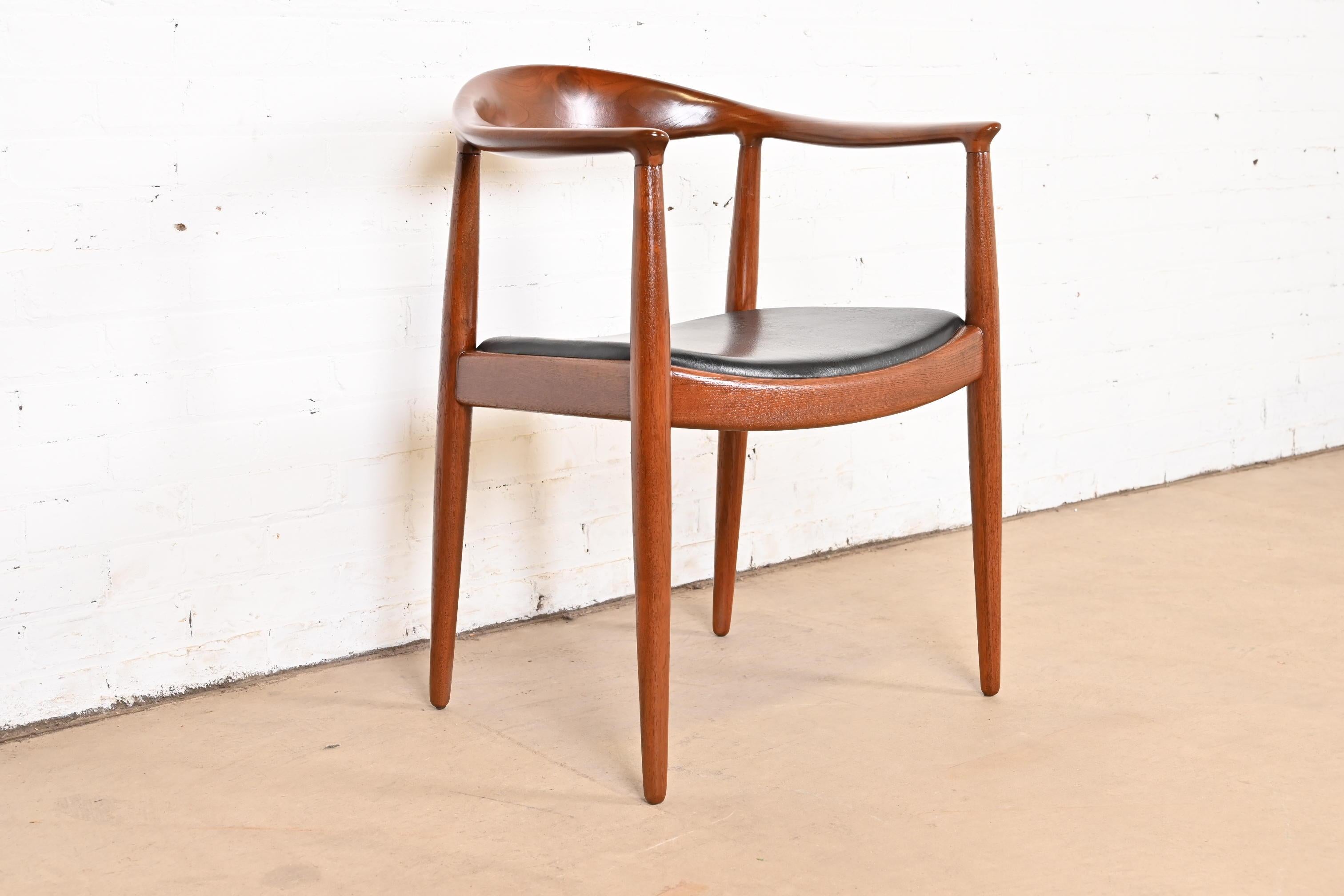 Runder Stuhl „The Chair“ aus Teakholz und Leder, Hans Wegner für Johannes Hansen, 1960er Jahre im Zustand „Gut“ im Angebot in South Bend, IN