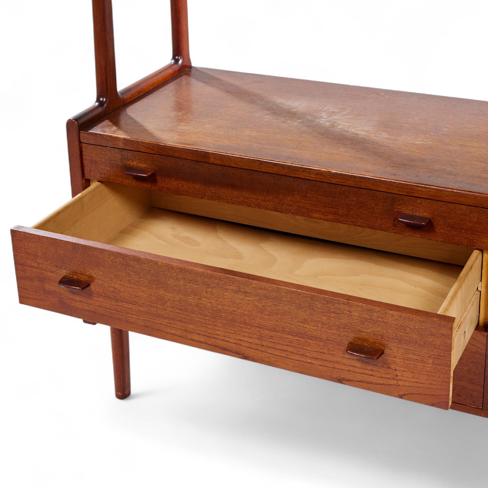 Hans Wegner per Ry Møbler Credenza e credenza in teak danese del Medioevo in vendita 4