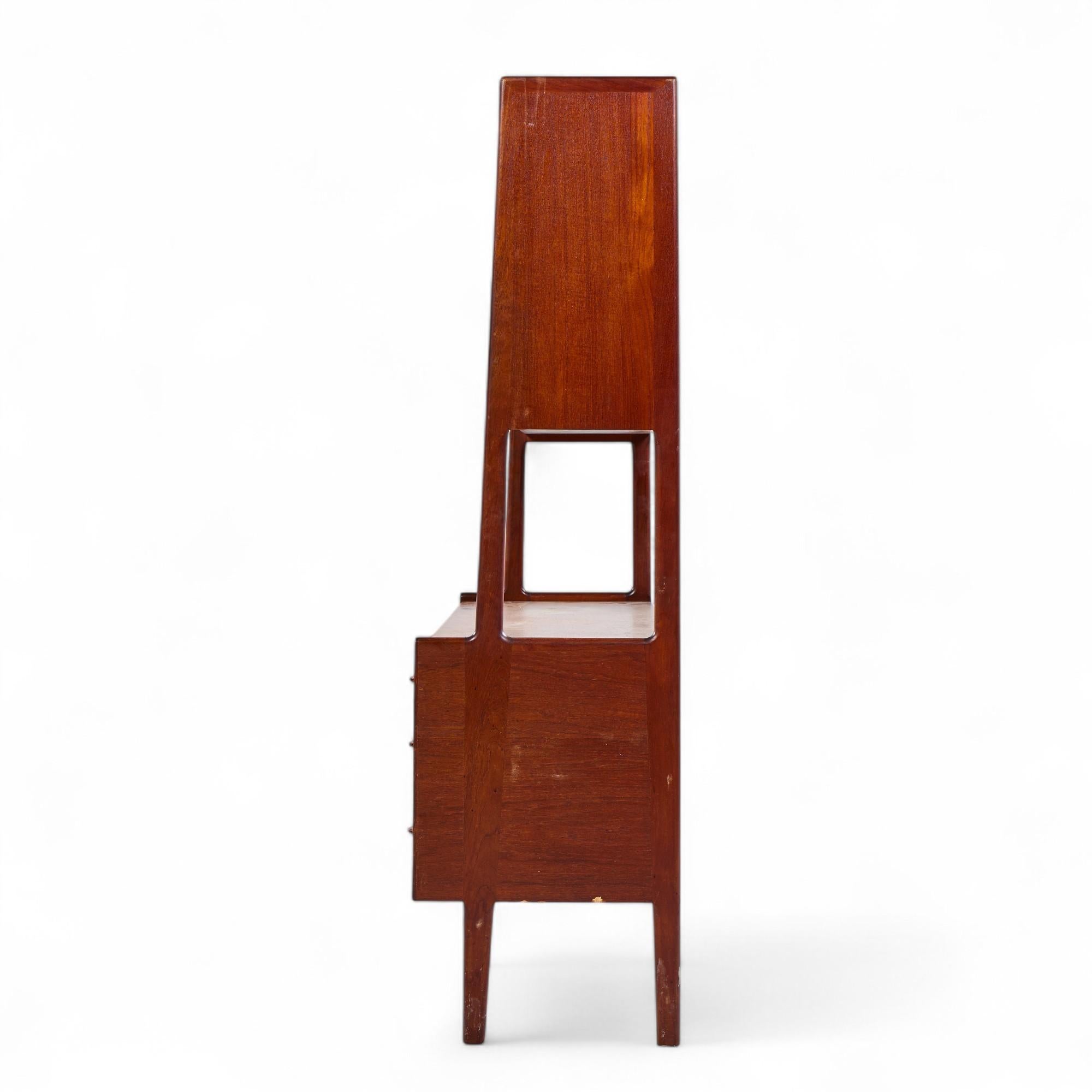 XX secolo Hans Wegner per Ry Møbler Credenza e credenza in teak danese del Medioevo in vendita