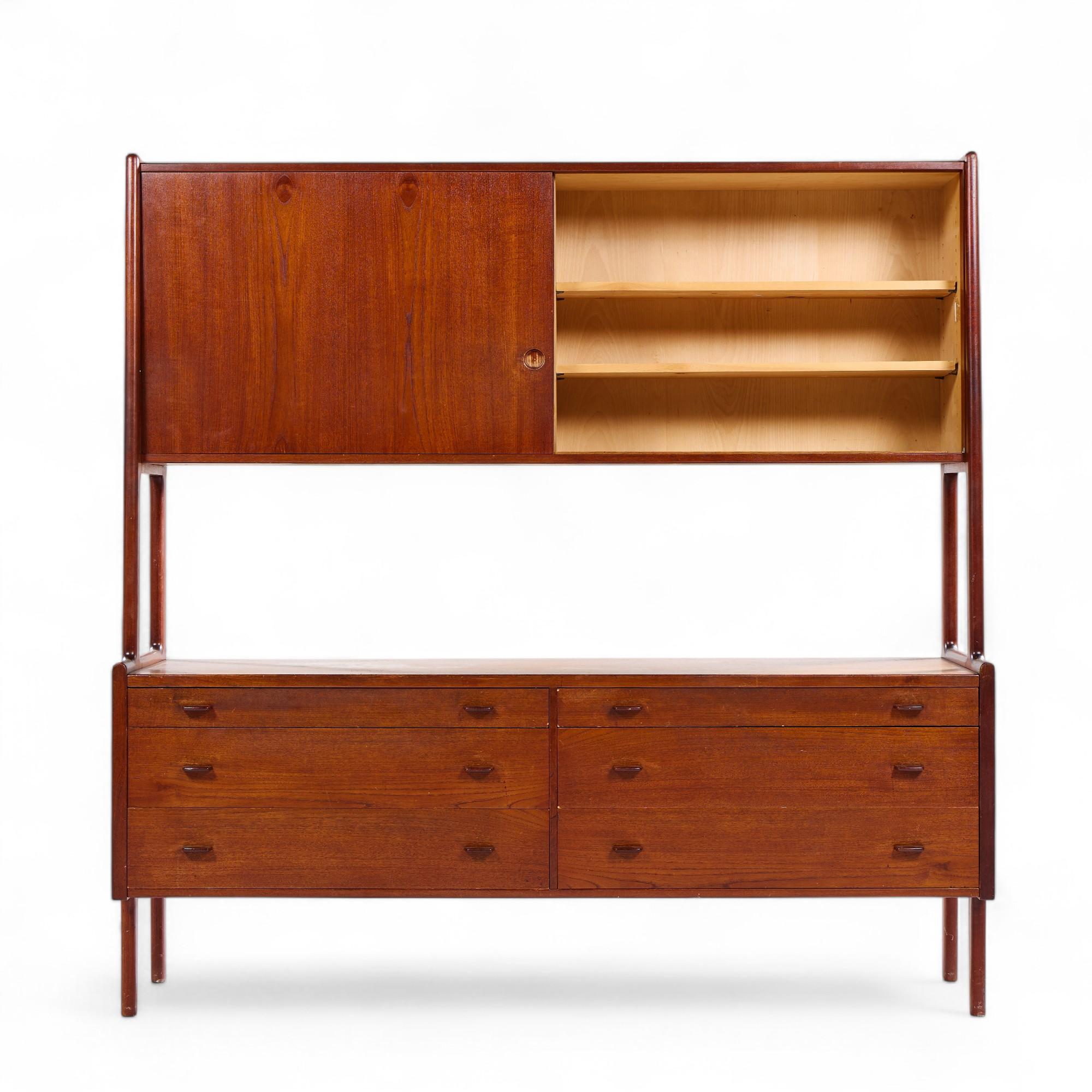 Hans Wegner per Ry Møbler Credenza e credenza in teak danese del Medioevo in vendita 1