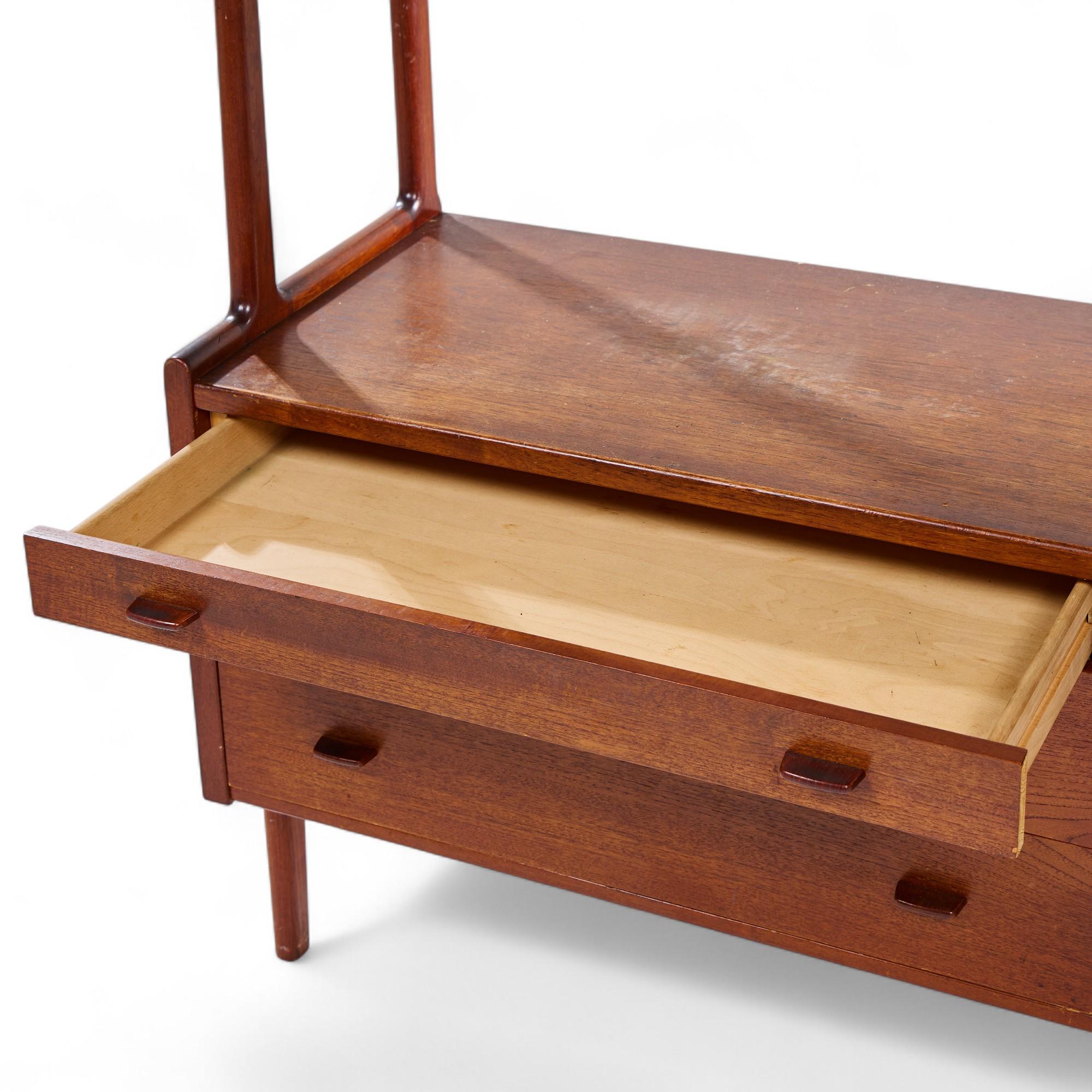 Hans Wegner per Ry Møbler Credenza e credenza in teak danese del Medioevo in vendita 3