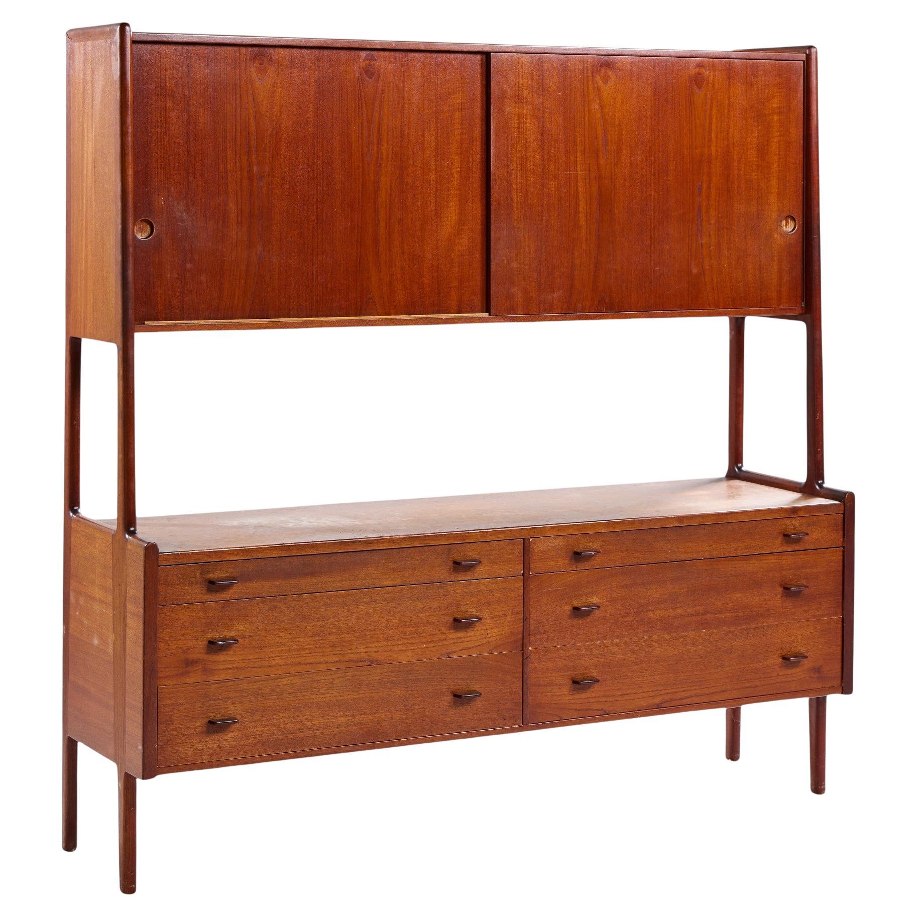 Hans Wegner per Ry Møbler Credenza e credenza in teak danese del Medioevo in vendita