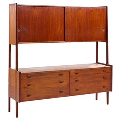Hans Wegner per Ry Møbler Credenza e credenza in teak danese del Medioevo