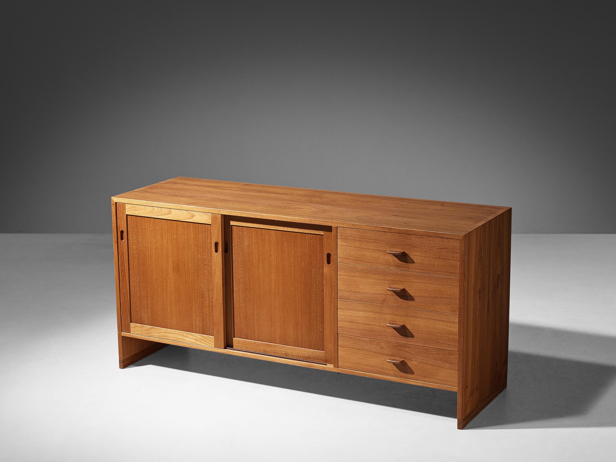 Hans J. Wegner for Ry Møbler, sideboard model 'RY100', teak, oak, maple, Denmark, 1960

Both aesthetics and functionality come into play in this eloquent credenza; elegant in line and practical to use for any environment. Four drawers and a