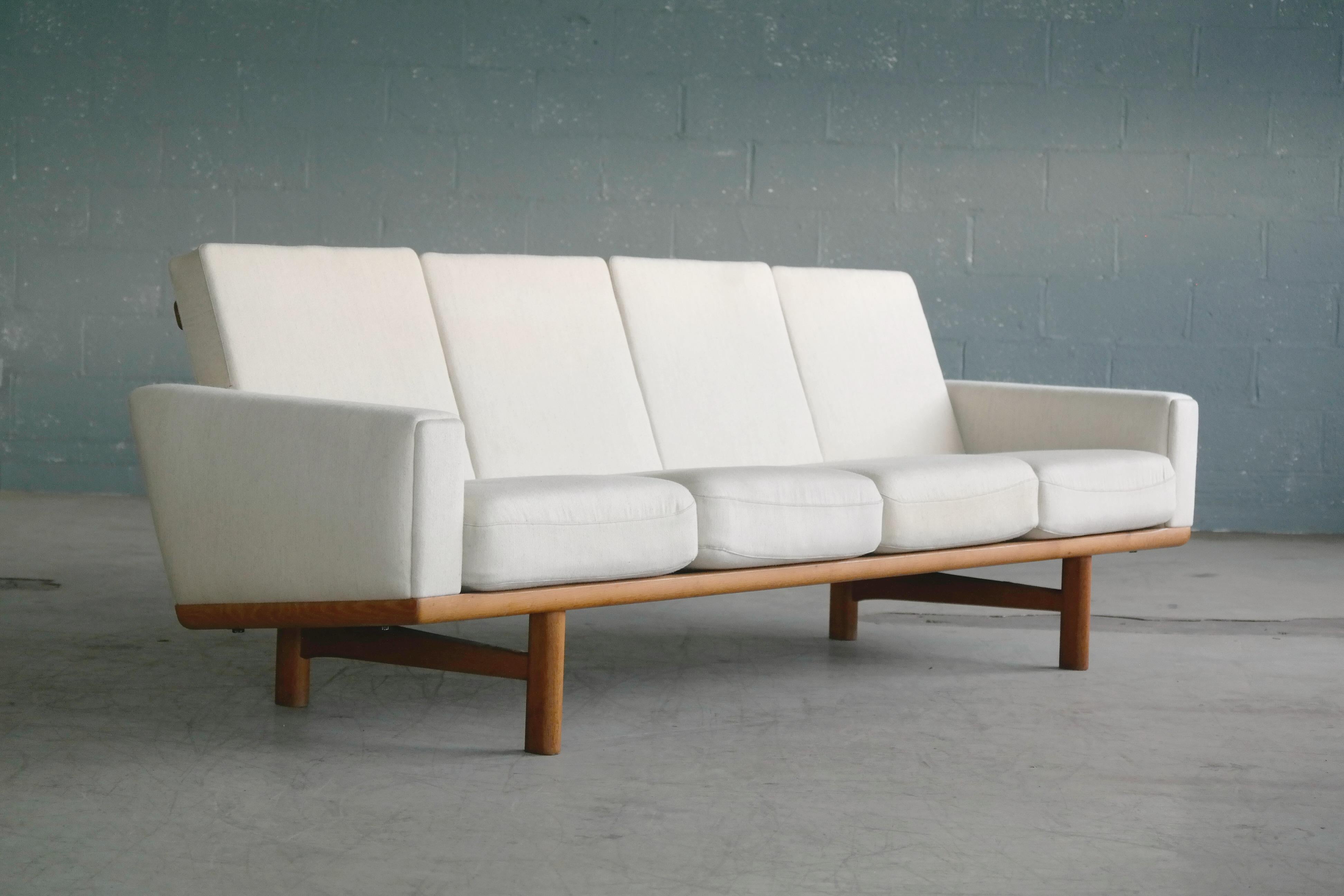 Hans Wegner Four-Seat Sofa Model GE-236/4 in Oak and Beige Wool 