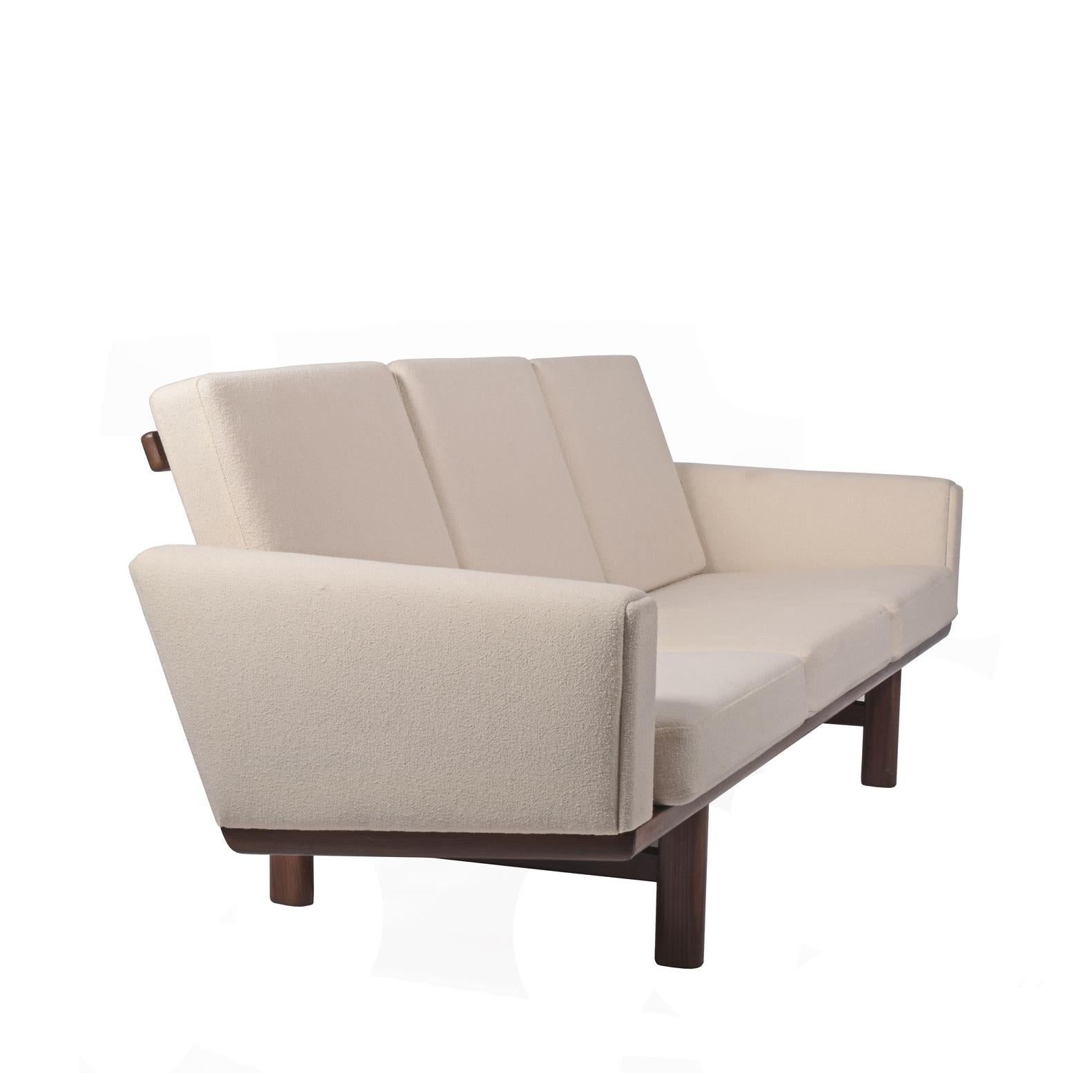 Scandinavian Modern Hans Wegner GE236/3 Sofa for GETAMA in Solid Teak