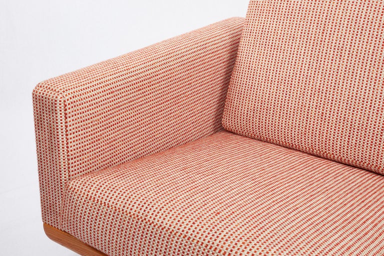 Fabric Hans Wegner GE-236 Sofa For Sale