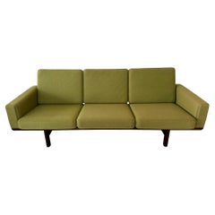Hans Wegner GE 236 Sofa