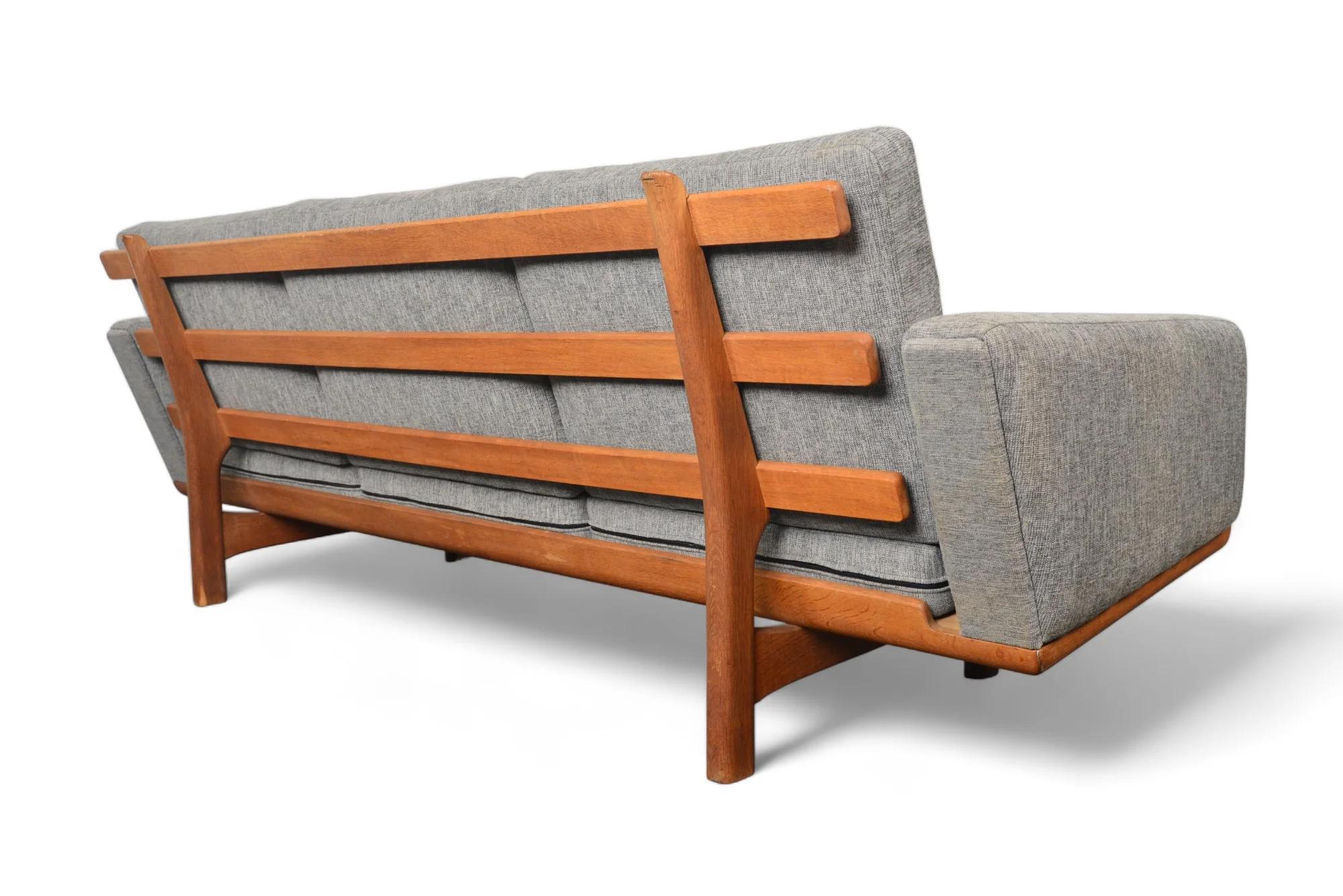 Hans Wegner Ge-236 Three Seat Sofa In Oak For Sale 3