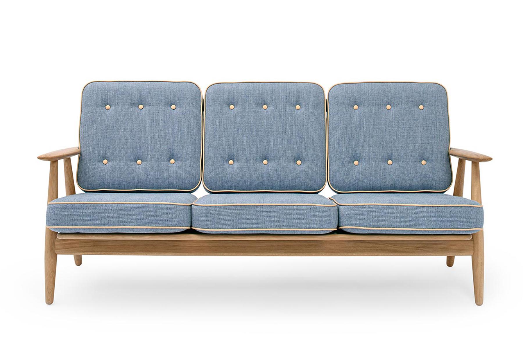 Mid-Century Modern Hans Wegner GE-240/3 Sofa, Lacquered Oak For Sale