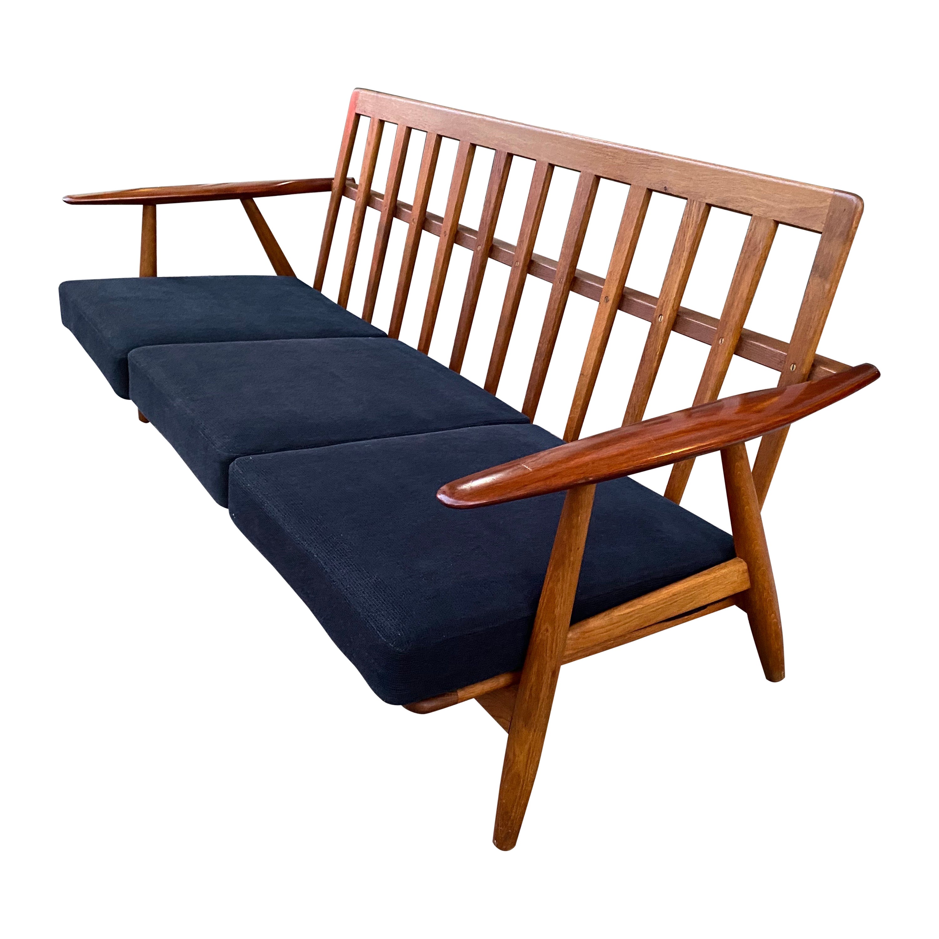 Hans Wegner GE-240 GETAMA Sofa