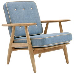 Hans Wegner GE-240 Loungesessel, geöltes Nussbaumholz