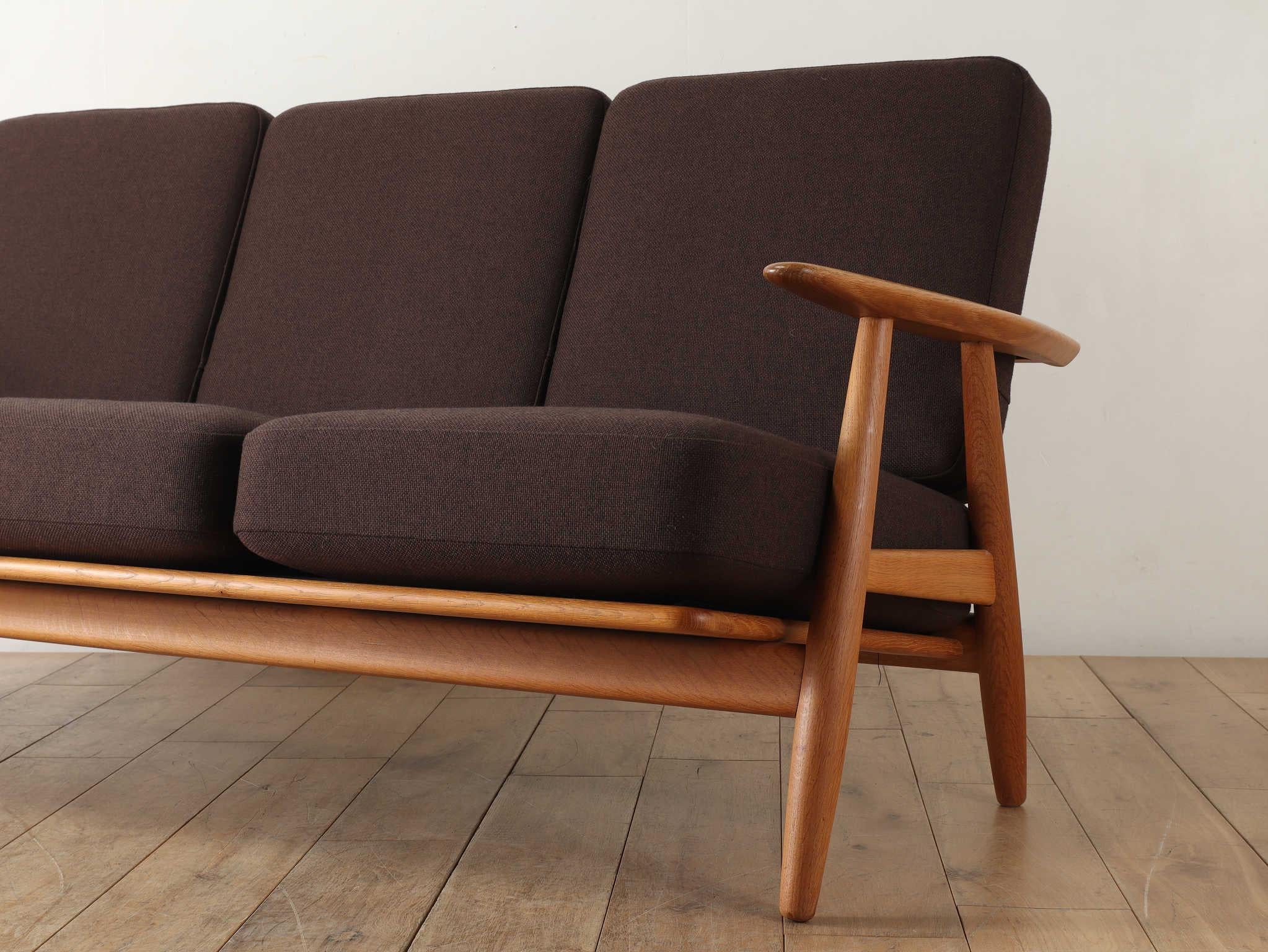 Hans Wegner GE-240 Sofa For Sale 5