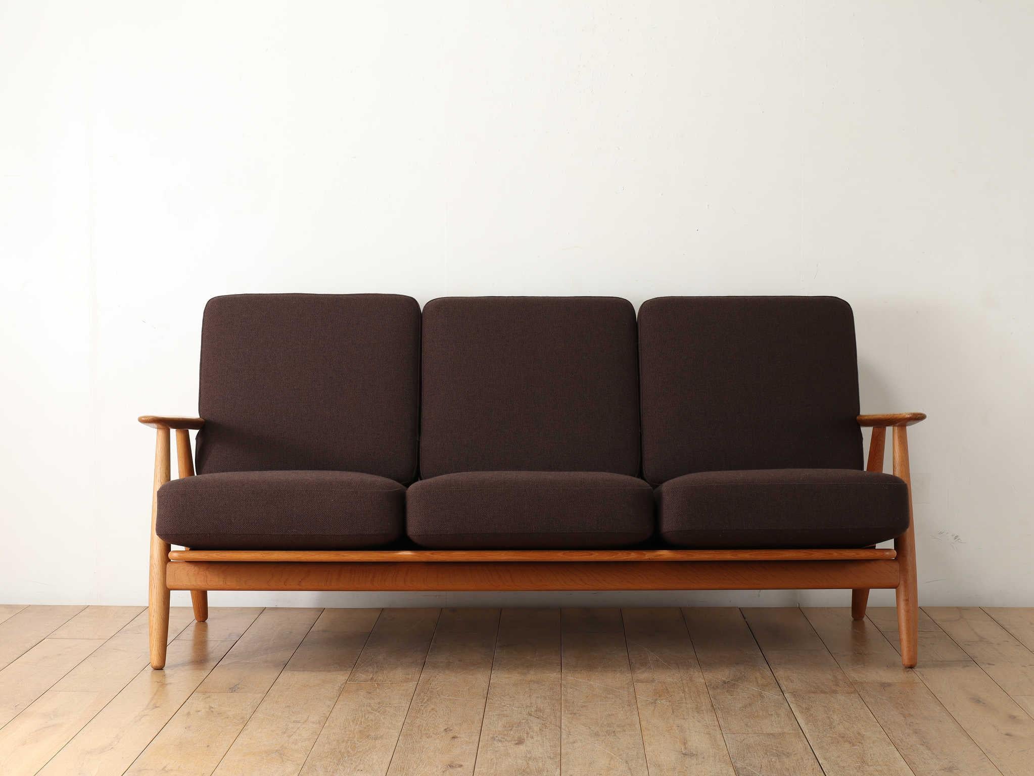Hans Wegner GE-240 Sofa For Sale 6