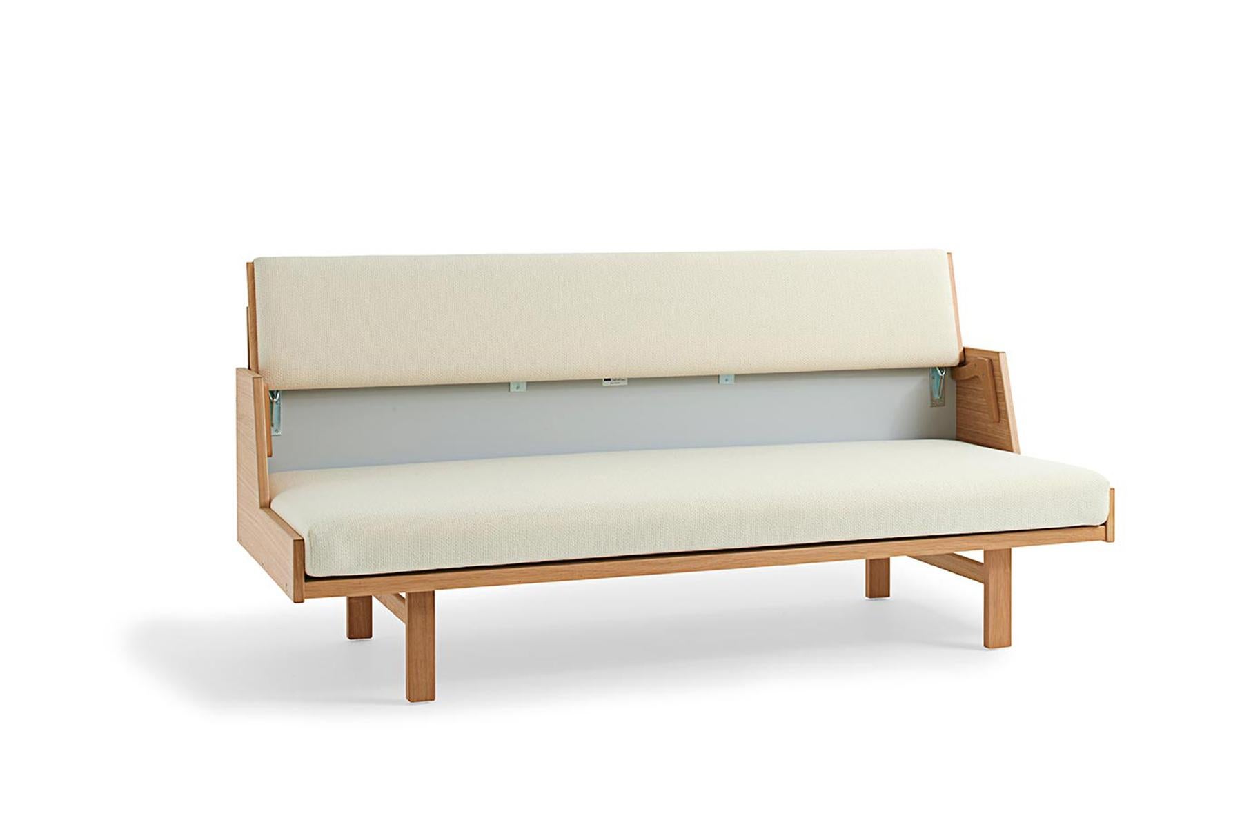 Mid-Century Modern Hans Wegner GE-258 Daybed, Lacquered Oak For Sale