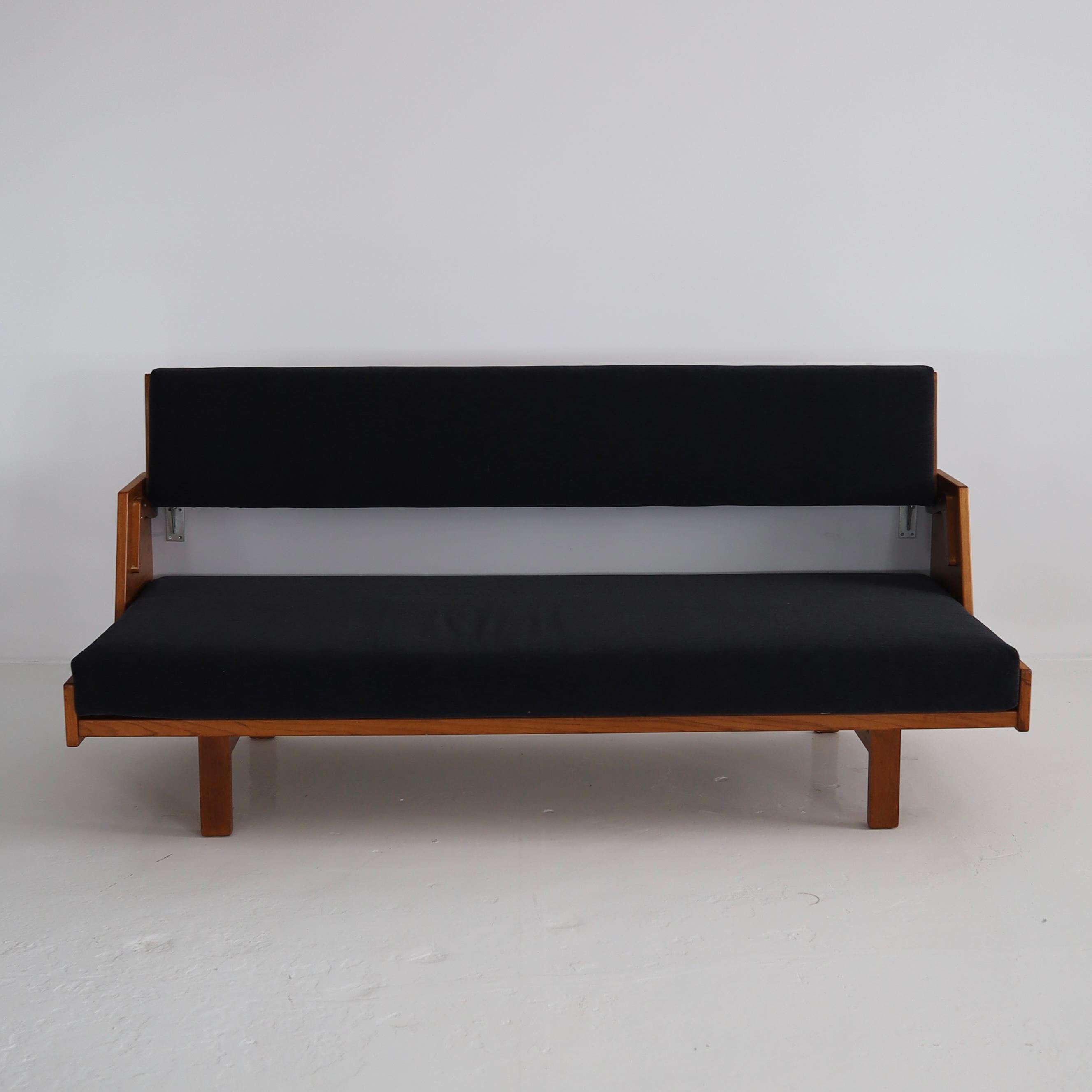 Hans Wegner Ge-258 Daybed For Sale 4