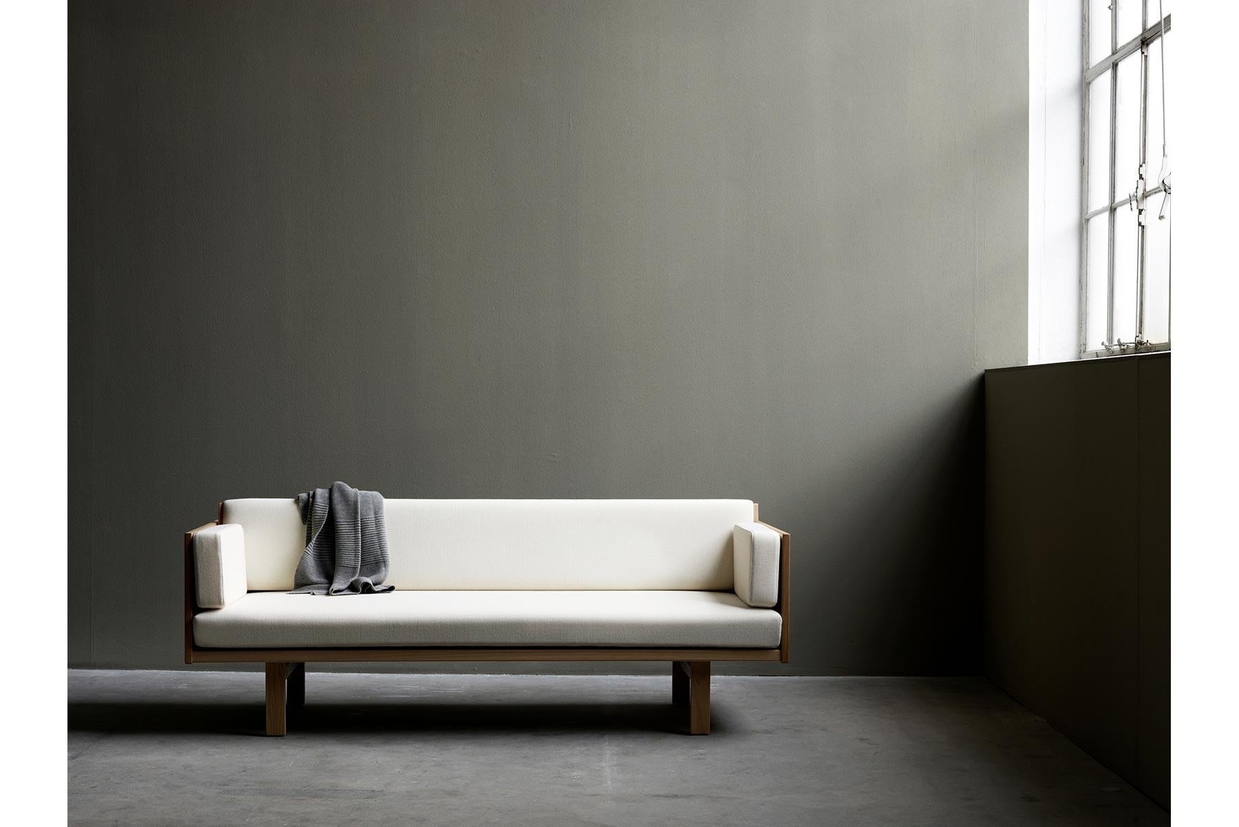 Danese Hans Wegner GE-259 Letto da giorno - Oak laccato in vendita