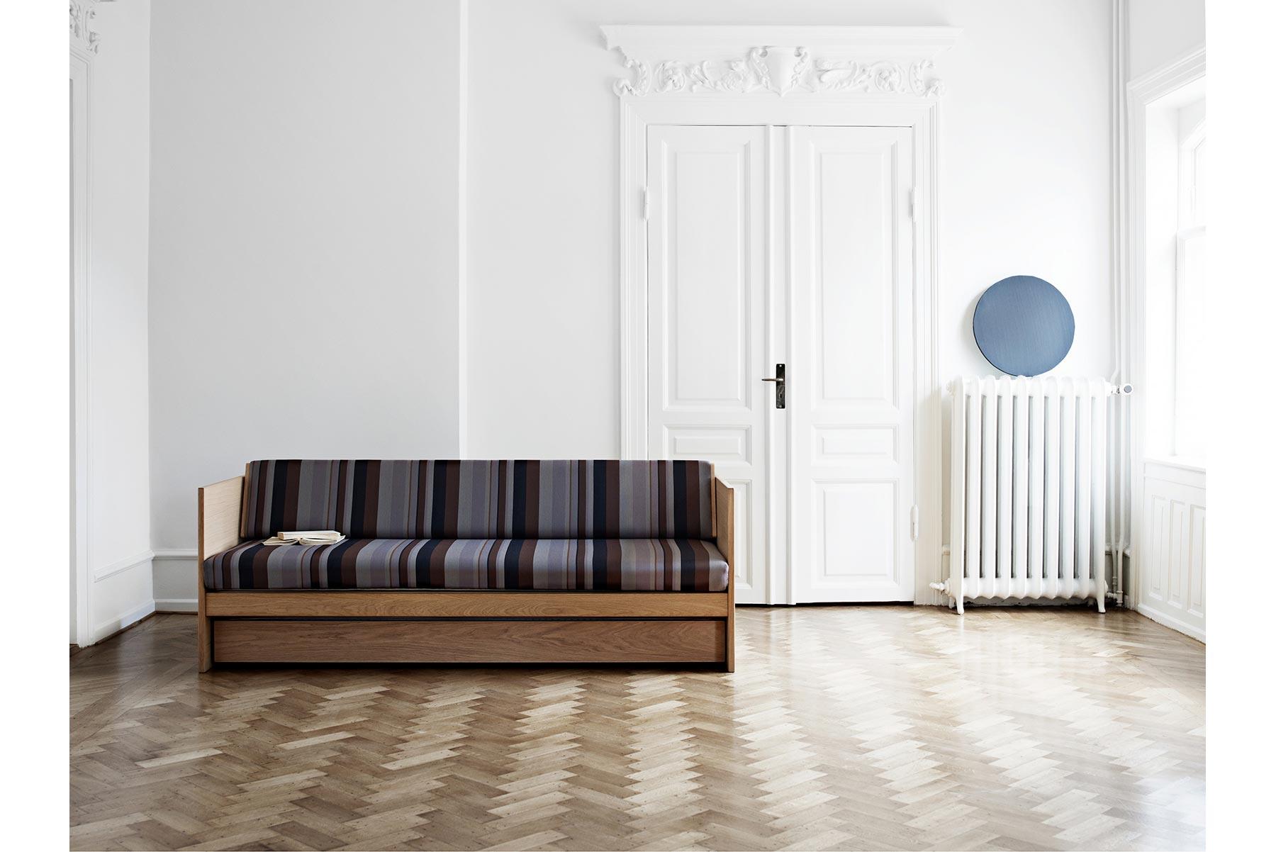 Hans Wegner GE-261 Daybed, Buche gebeizt im Angebot 3