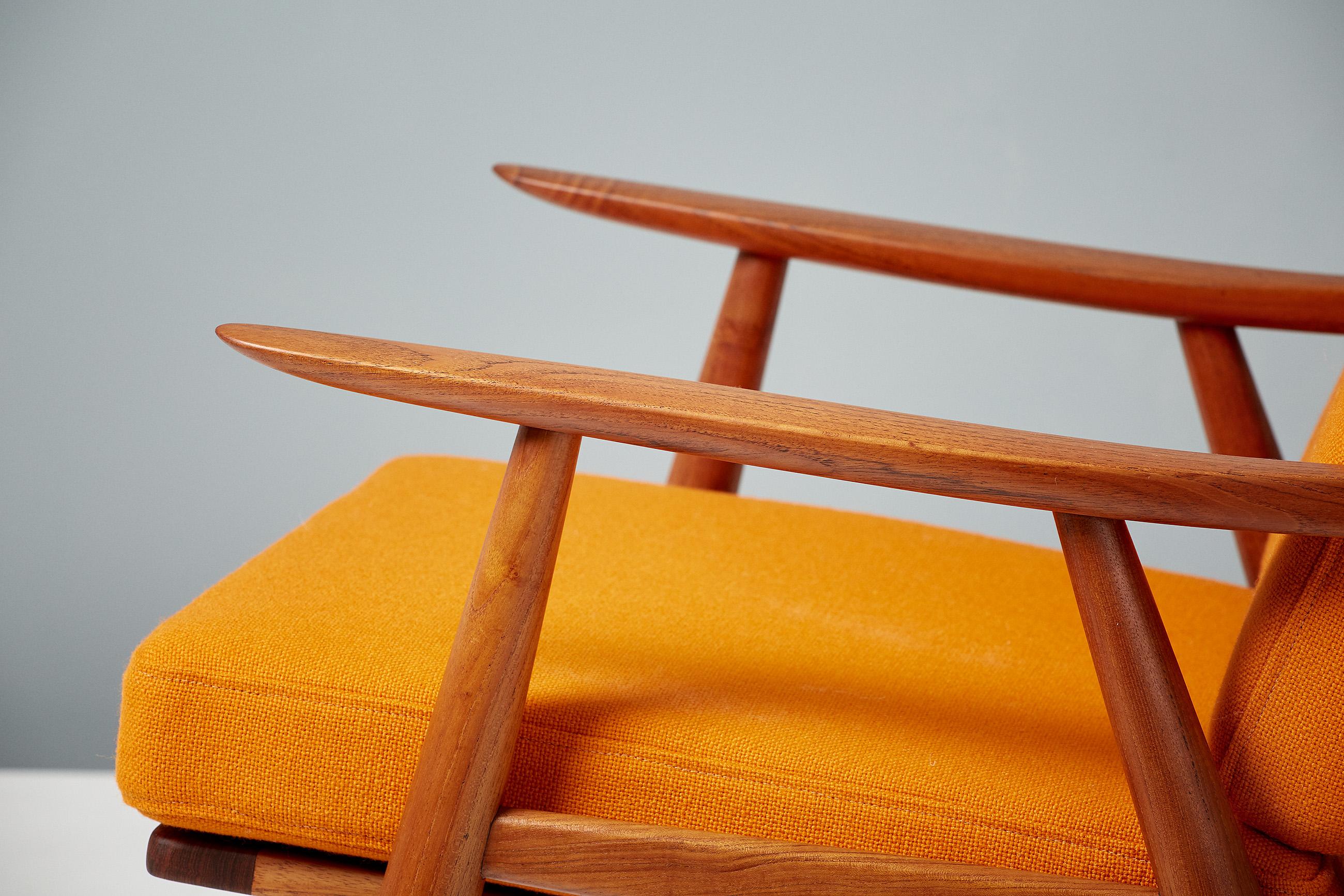 Hans Wegner GE-270 Pair of Lounge Chairs, Teak In Excellent Condition In London, GB