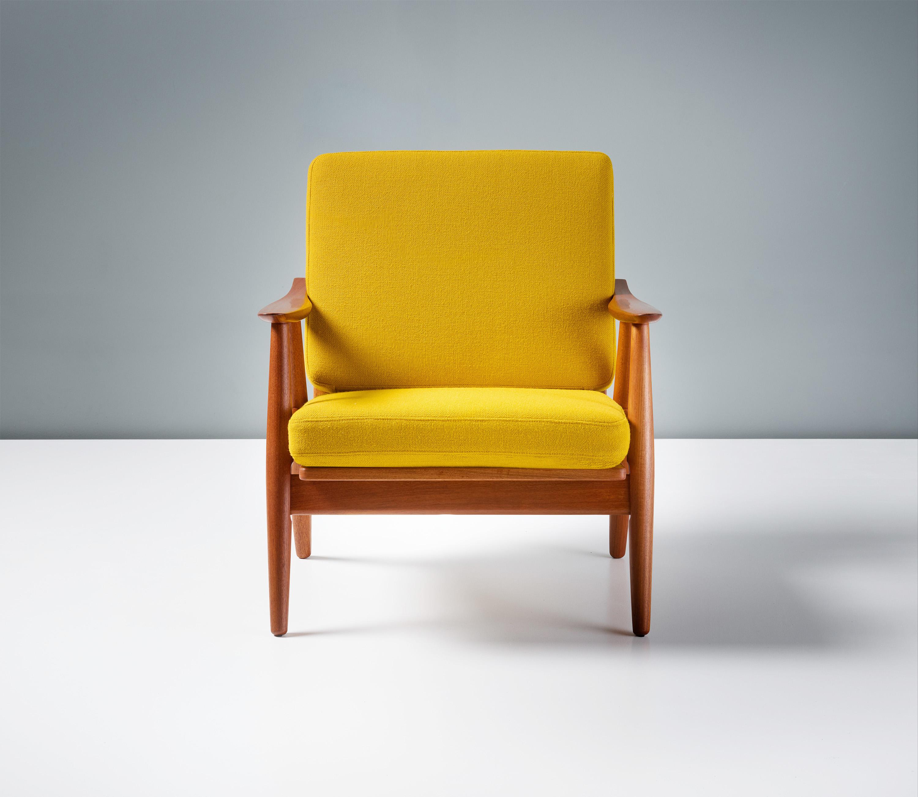 Hans Wegner GE-270 Pair of vintage Teak Lounge Chairs, 1956 For Sale 1