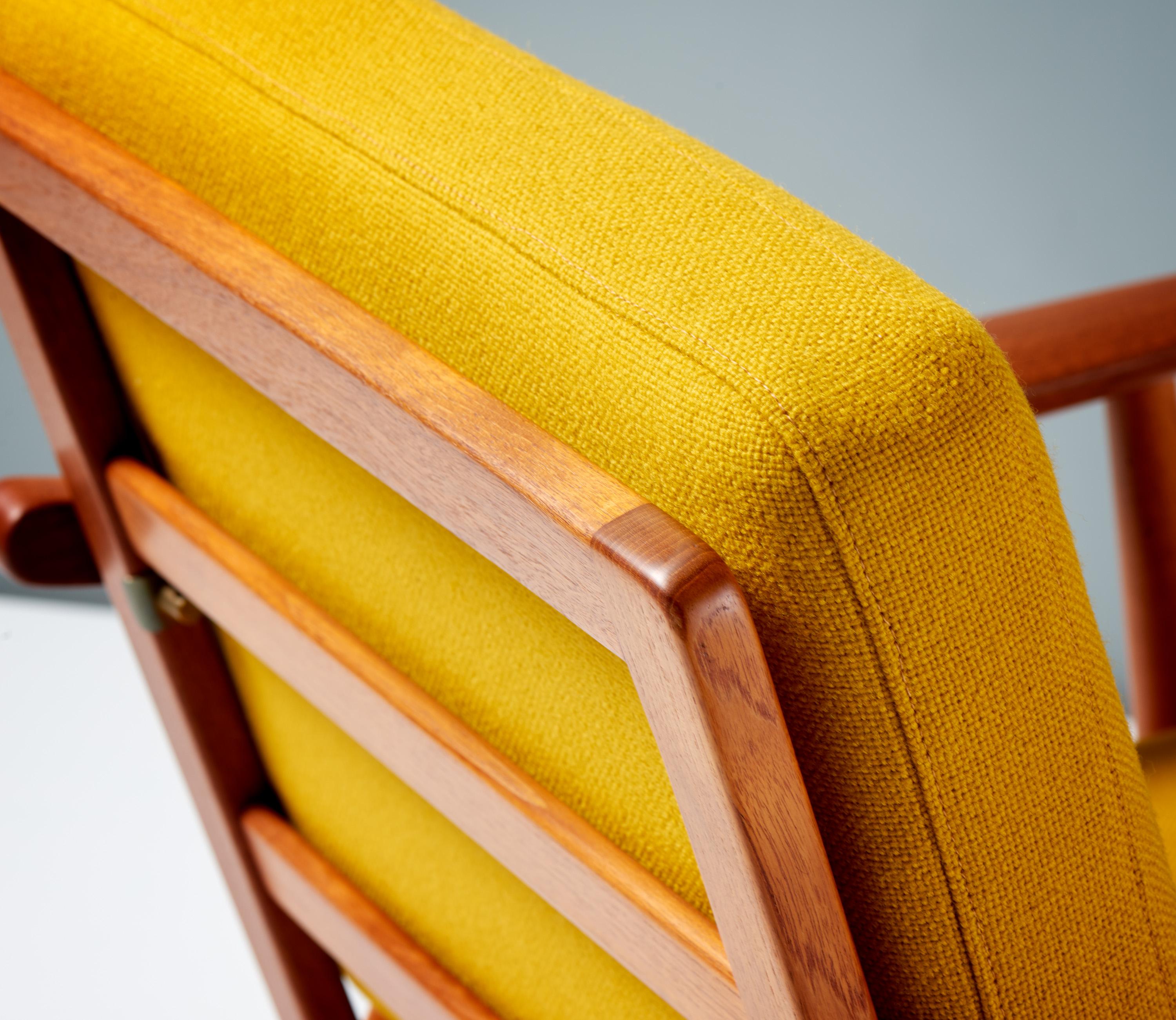 Hans Wegner GE-270 Pair of vintage Teak Lounge Chairs, 1956 For Sale 2