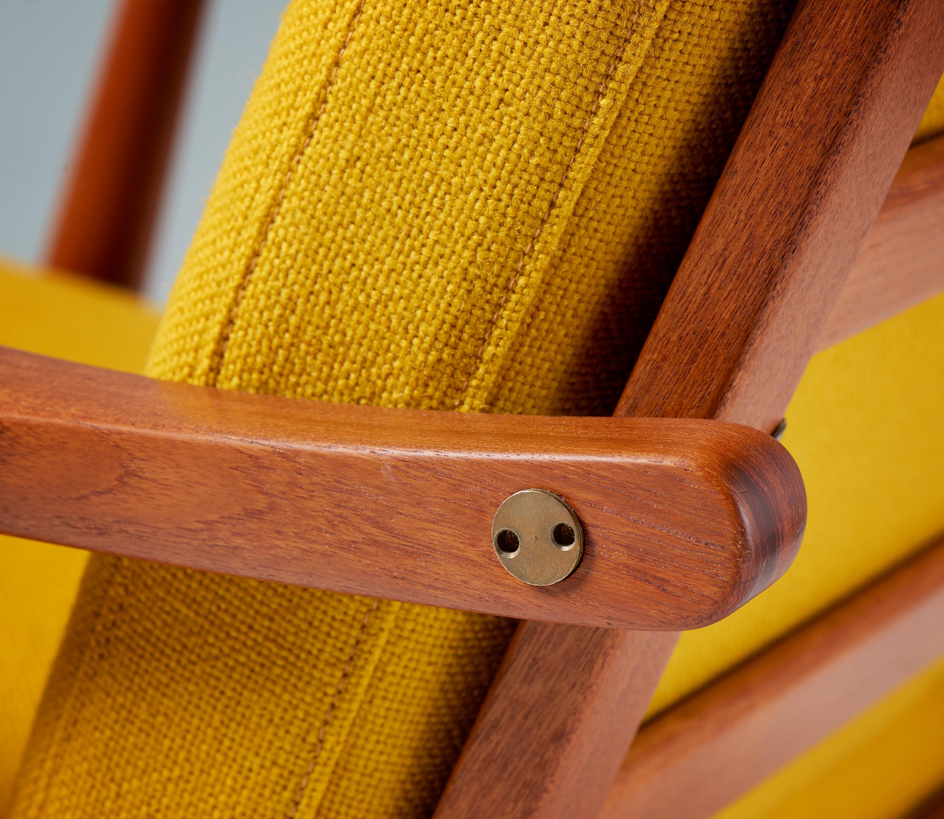 Hans Wegner GE-270 Pair of vintage Teak Lounge Chairs, 1956 For Sale 3