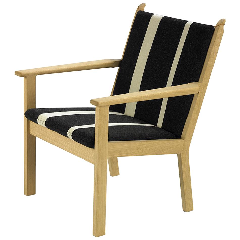 Hans Wegner GE-284 Lounge Chair, Lacquered Beech For Sale