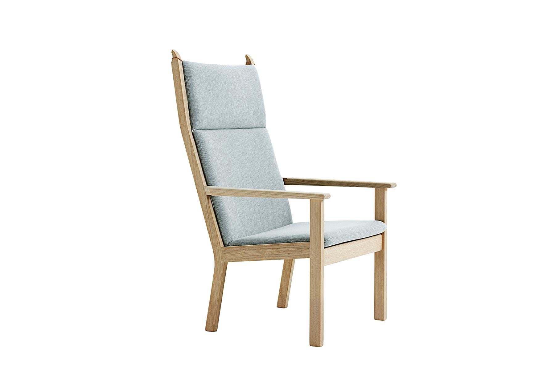 Mid-Century Modern Hans Wegner GE-284A fauteuil de salon à dossier haut en hêtre laqué en vente