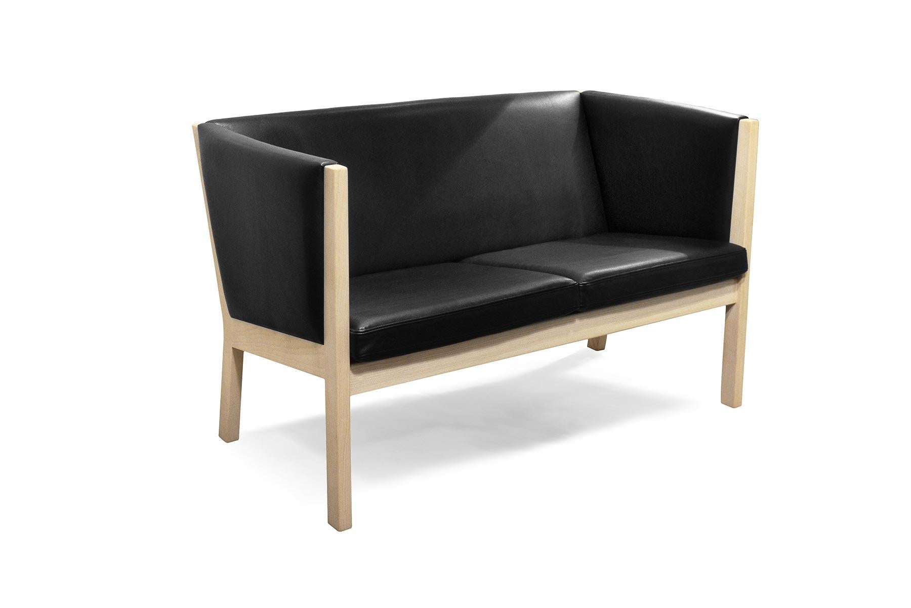 Mid-Century Modern Hans Wegner GE 285 2-Seat Sofa, Stained Oak For Sale