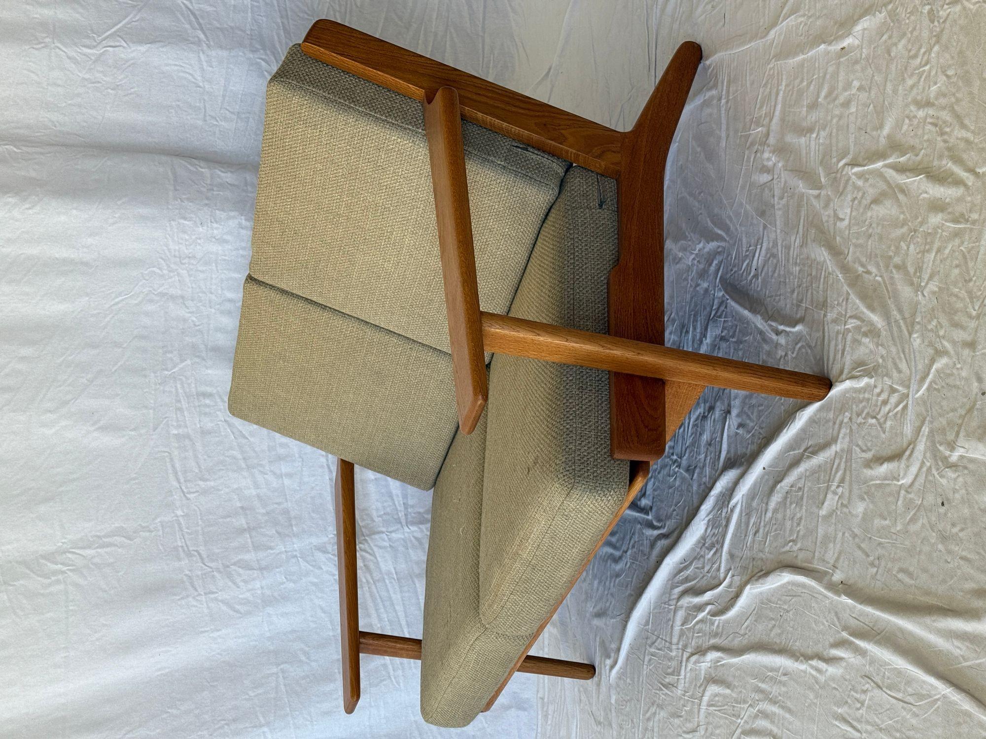 Hans Wegner GE-290 2-Sitzer-Sofa. Entworfen 1953.  Produziert von Getama.  Hat in der Signatur gebrannt.