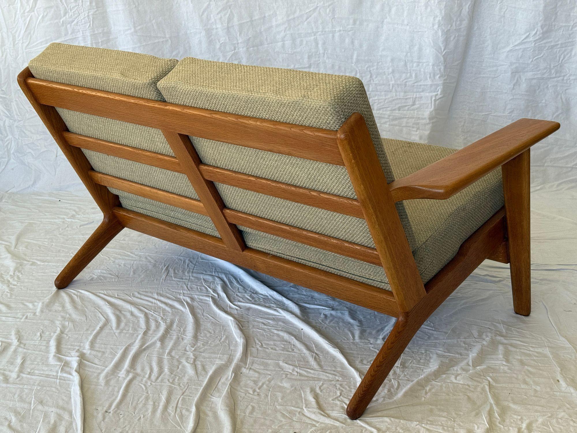 Hans Wegner GE-290 2-Sitzer-Sofa (Mitte des 20. Jahrhunderts) im Angebot